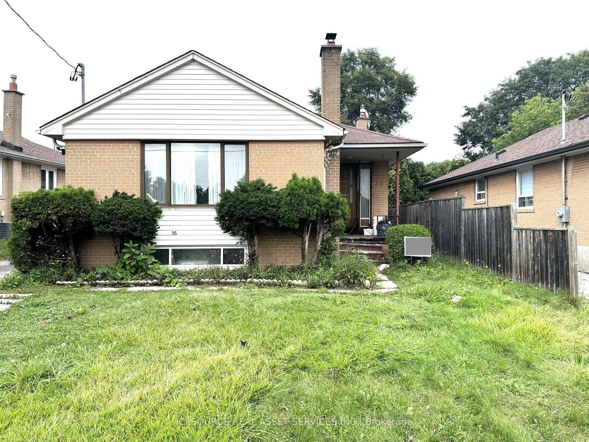 36 Hinton Road Main Fl, Toronto, ON M9W 2V5