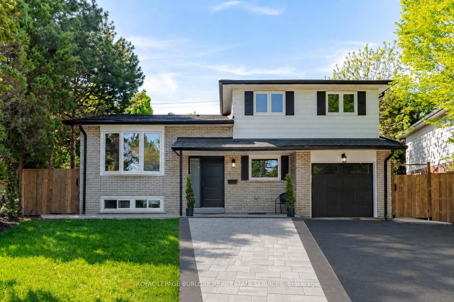 1379 Christina Court, Burlington, ON L7P 2V8
