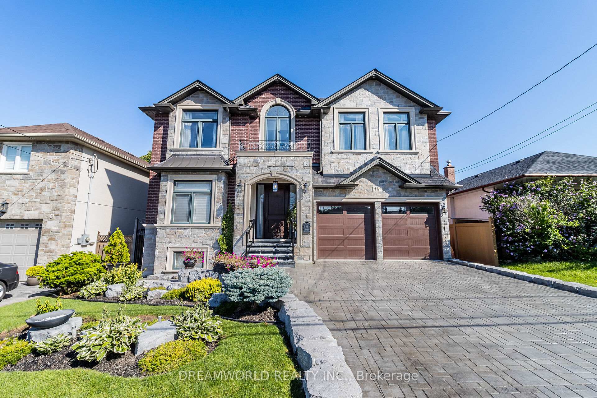 416 Rustic Road, Toronto, ON M6L 1W9