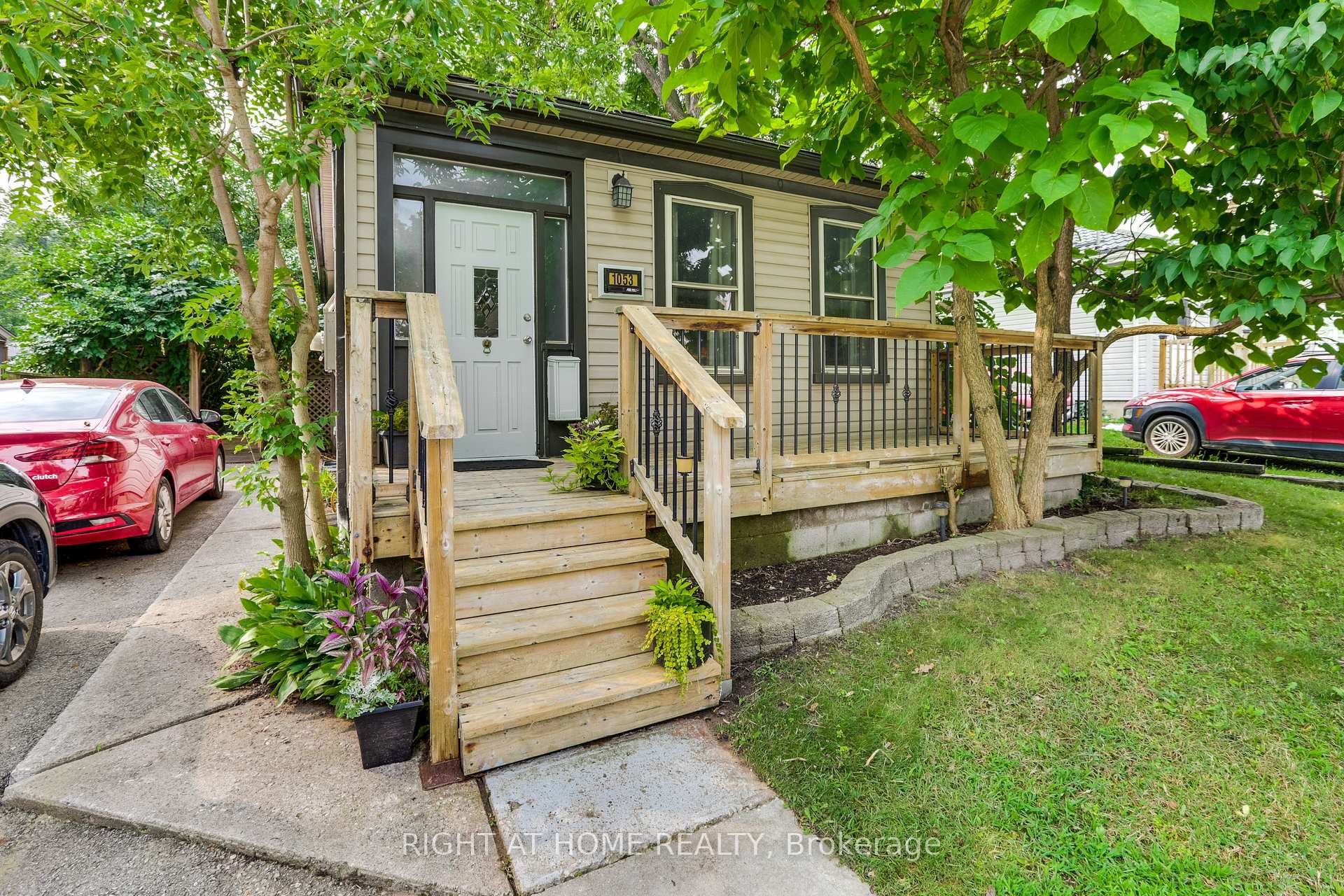 1053 Frances Street, London East, ON N5W 2L8