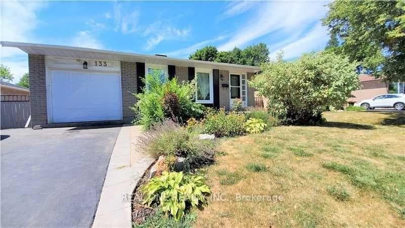 133 McCraney Street #upper, Oakville, ON L6H 1H5