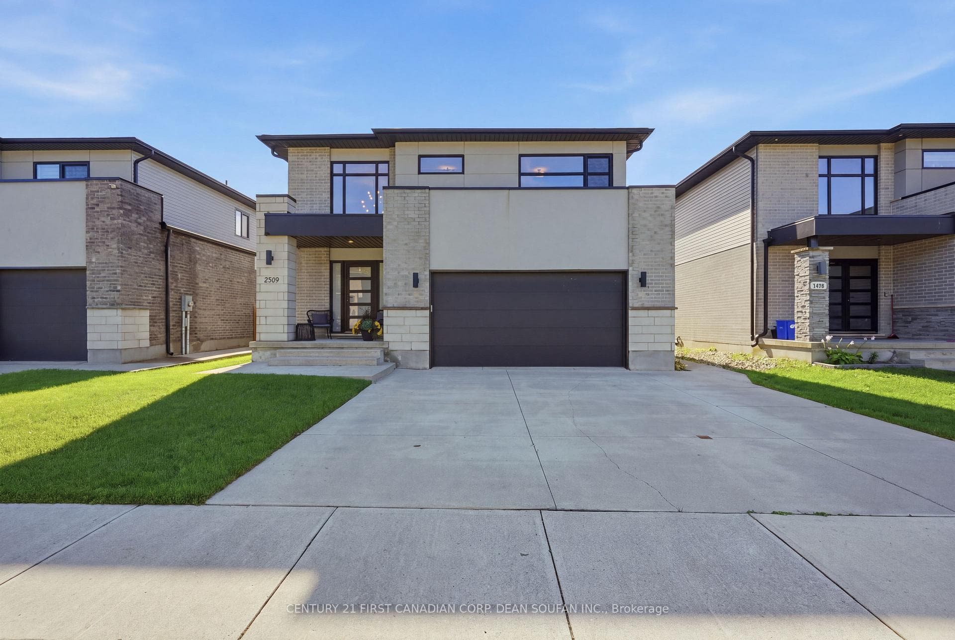 2369 Red Thorne Avenue, London South, ON N6P 0E8