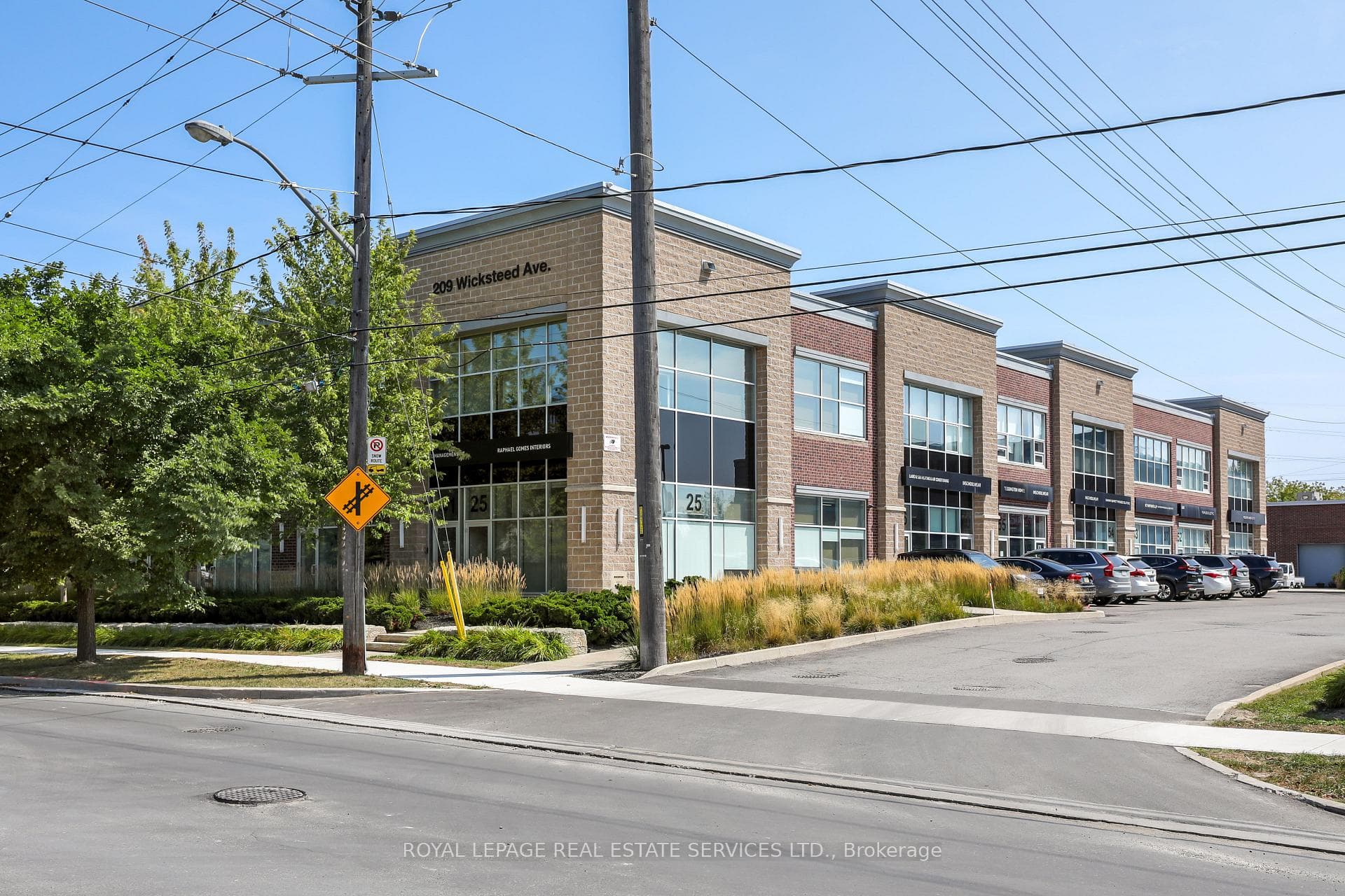 209 Wicksteed Avenue Unit 32, Toronto, ON M4G 2C1