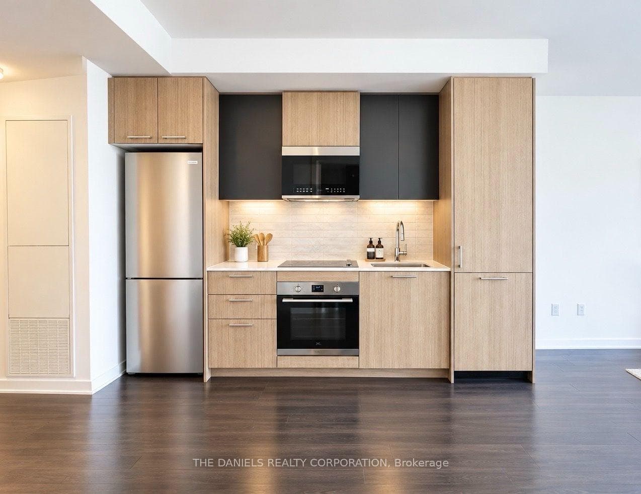 10 Oak Street 1002, Toronto, ON M5A 0Z1