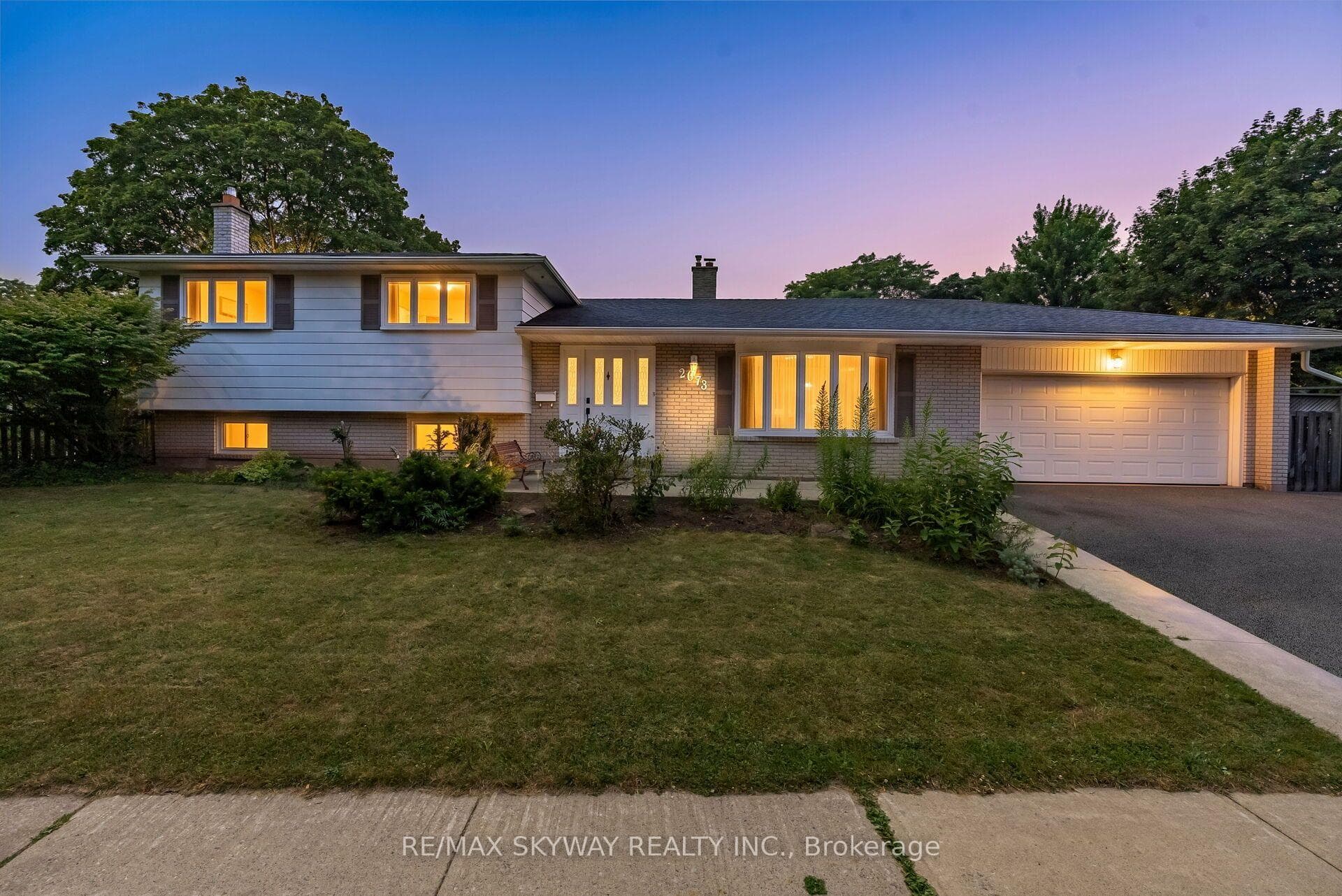 2673 Thorn Lodge Drive, Mississauga, ON L5K 1L1