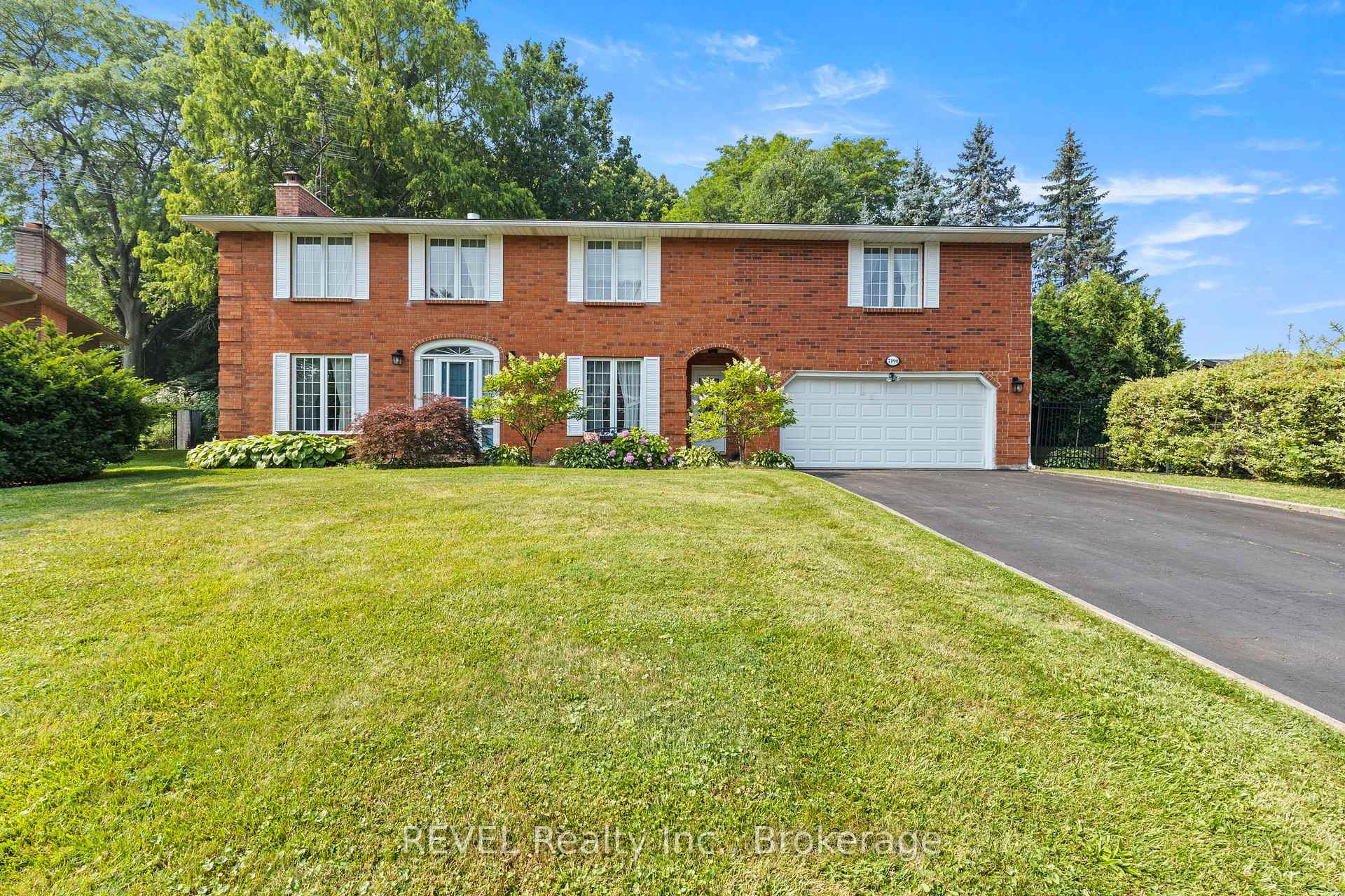7190 Waterloo Drive, Niagara Falls, ON L2J 1E2