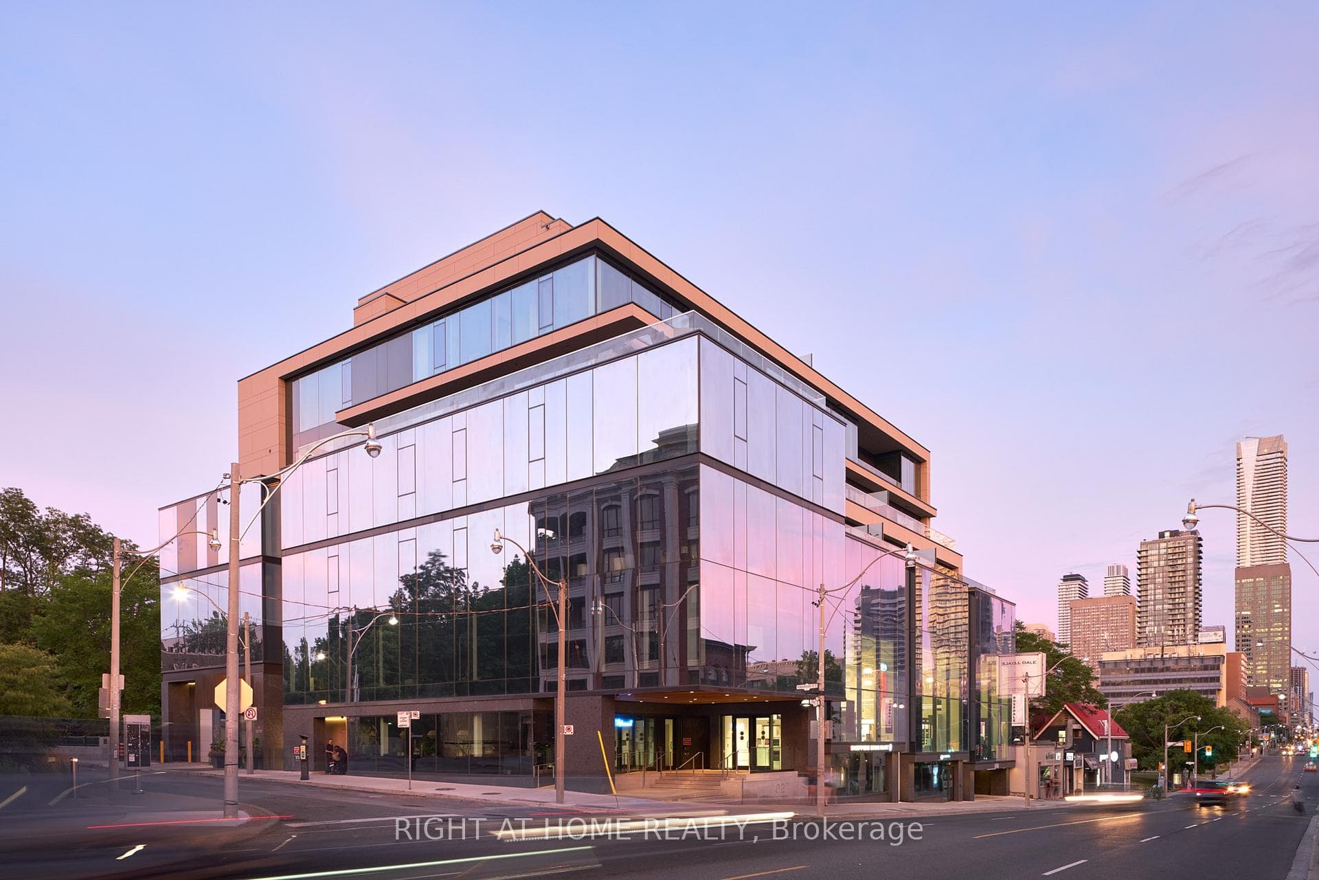1 Roxborough Street E 501, Toronto, ON M4W 1V5