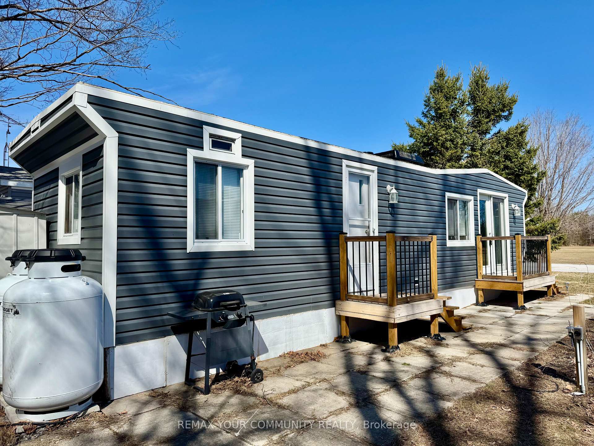 285 Crydermans Side Road 204, Georgina, ON L0E 1A0