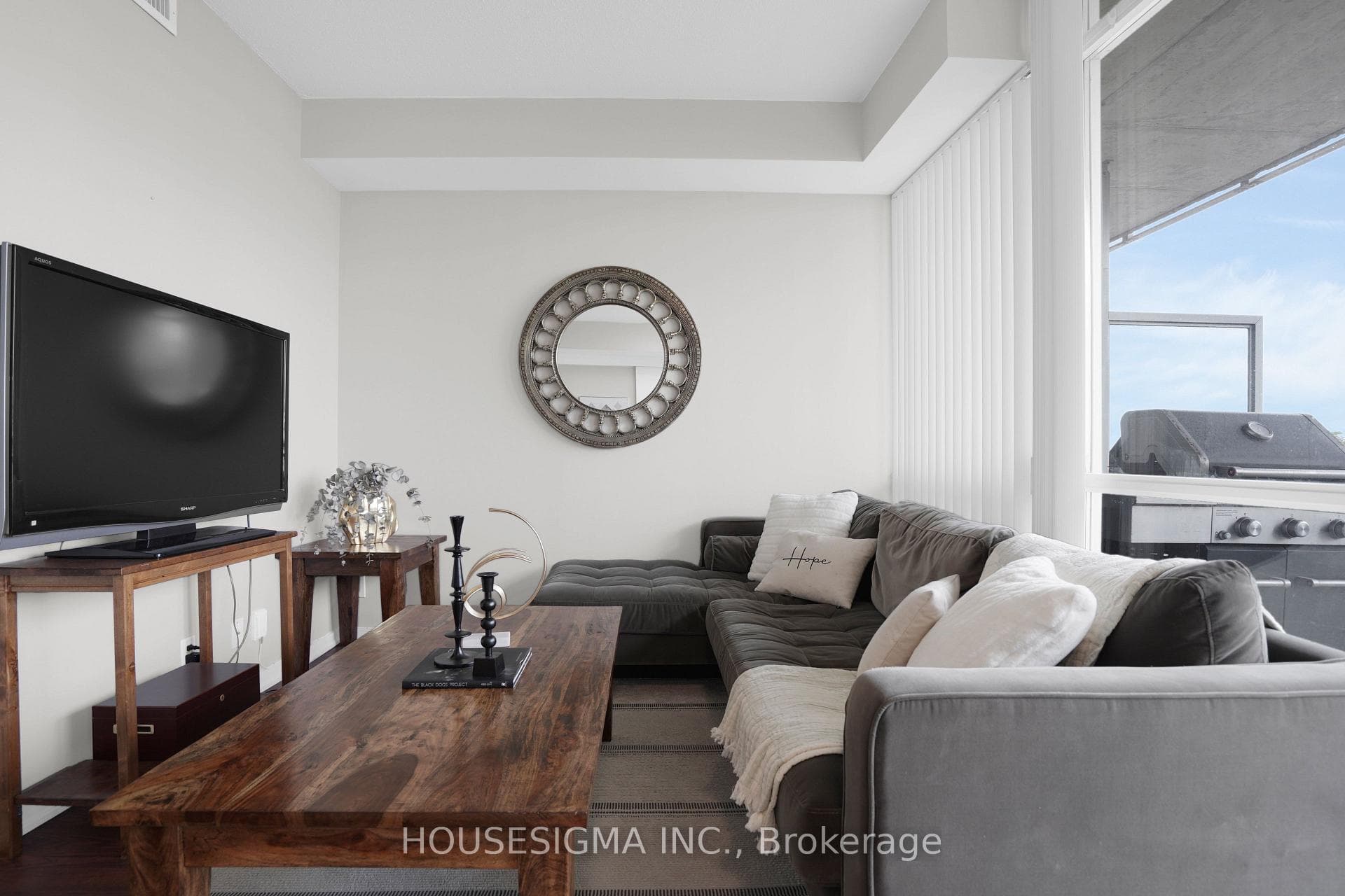 30 Canterbury Place 515, Toronto, ON M2N 0B9