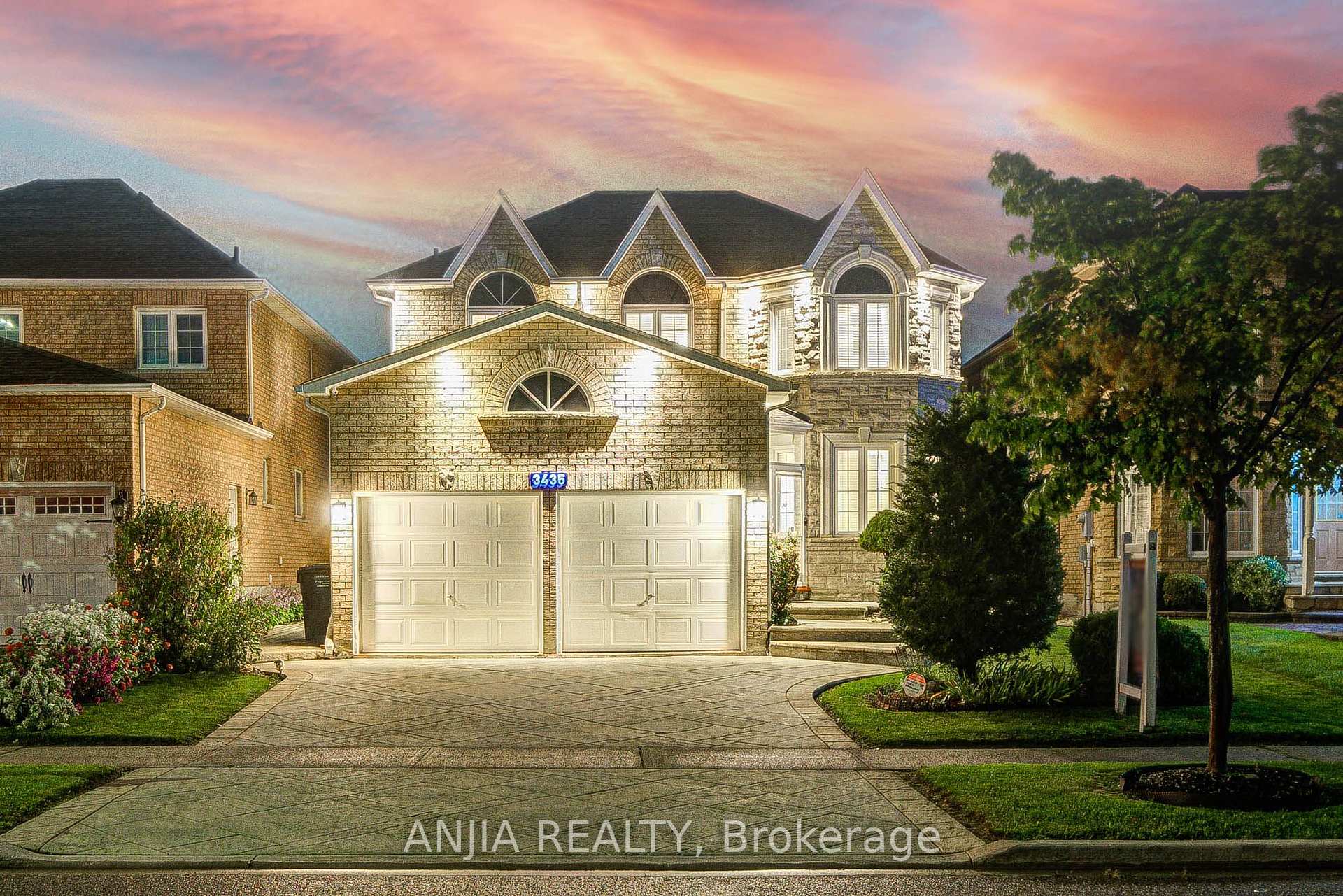 3435 Grand Park Drive, Mississauga, ON L5B 4E3