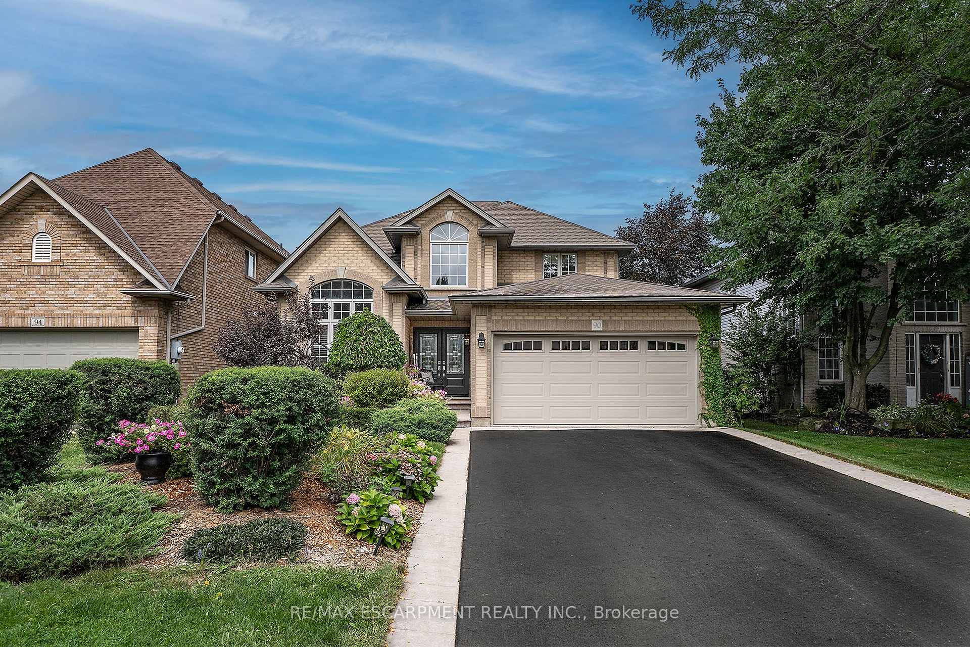 90 Surrey Drive, Hamilton, ON L9K 1L9