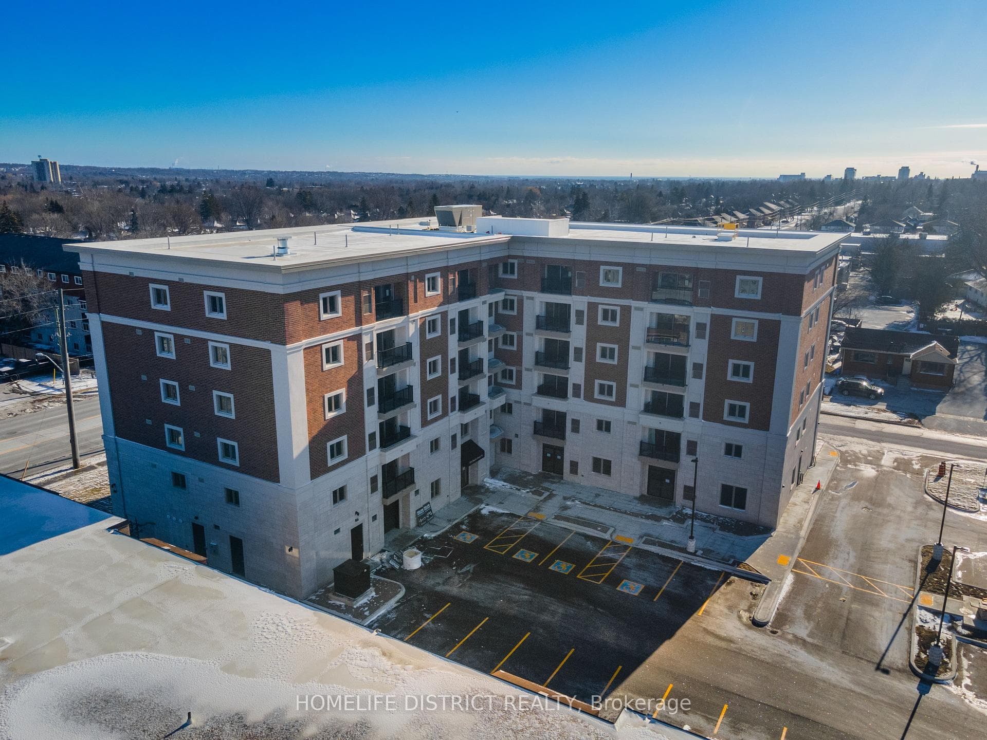 976 Simcoe Street N 604, Oshawa, ON L1G 4W4