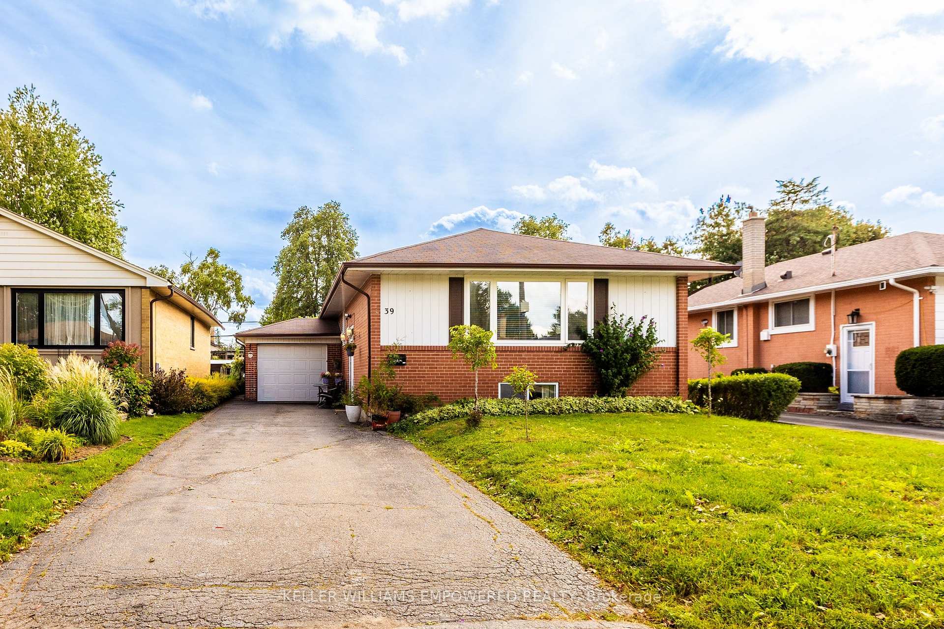 39 Checkendon Drive, Toronto, ON M9W 2Y8
