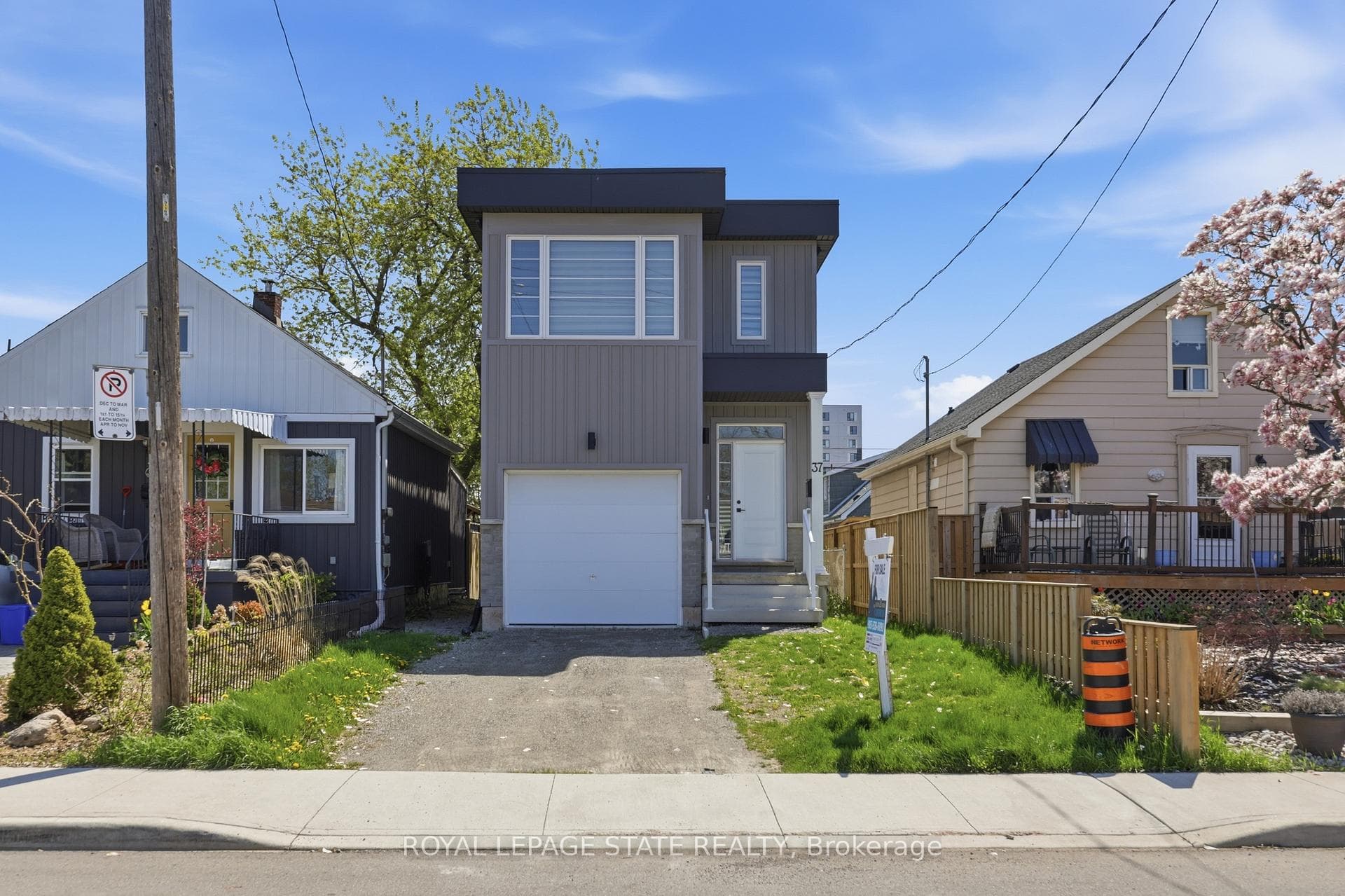 37 Delena Avenue S, Hamilton, ON L9H 1B7