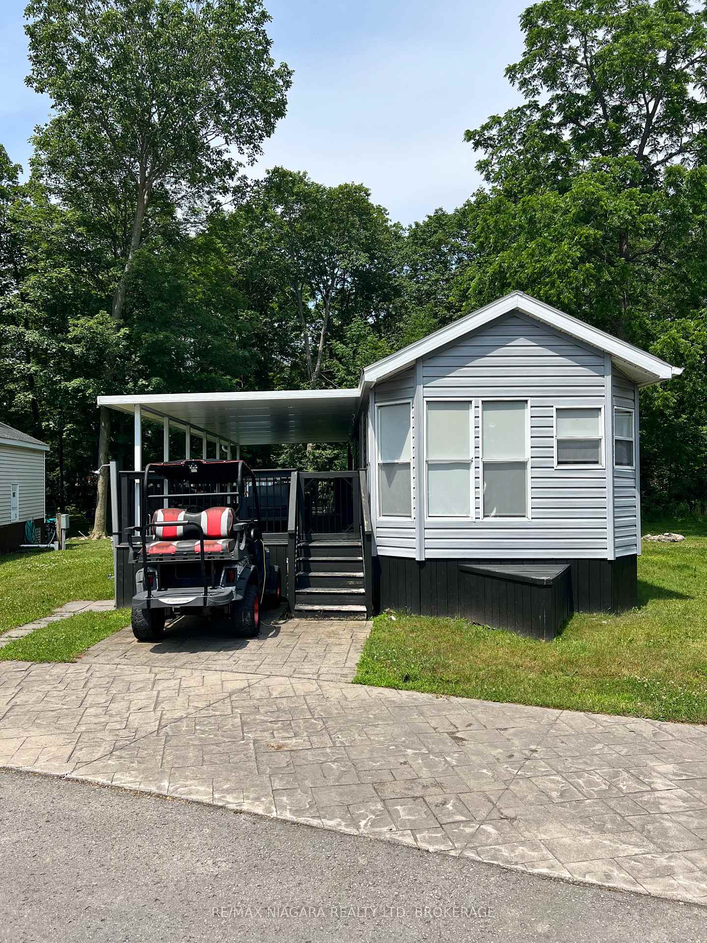 22 Hickory Lane, Port Colborne, ON L0S 1R0
