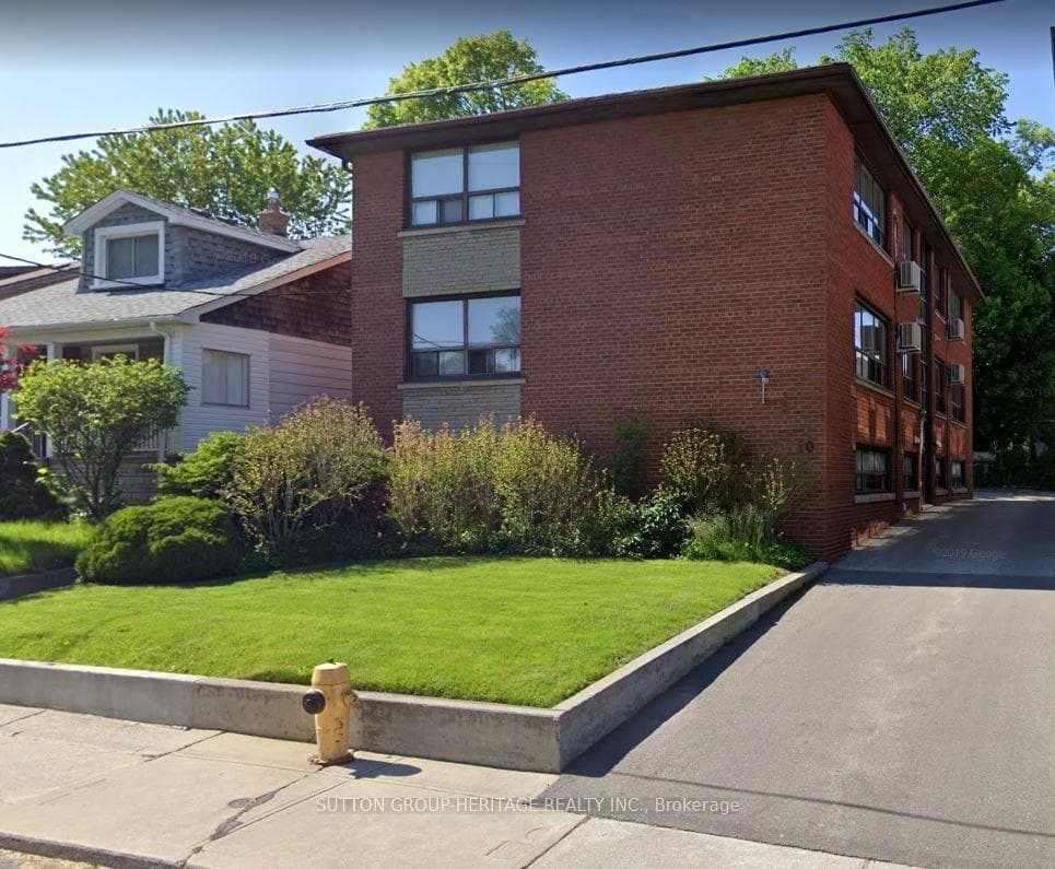 10 Donora Drive 301, Toronto, ON M4B 1B4