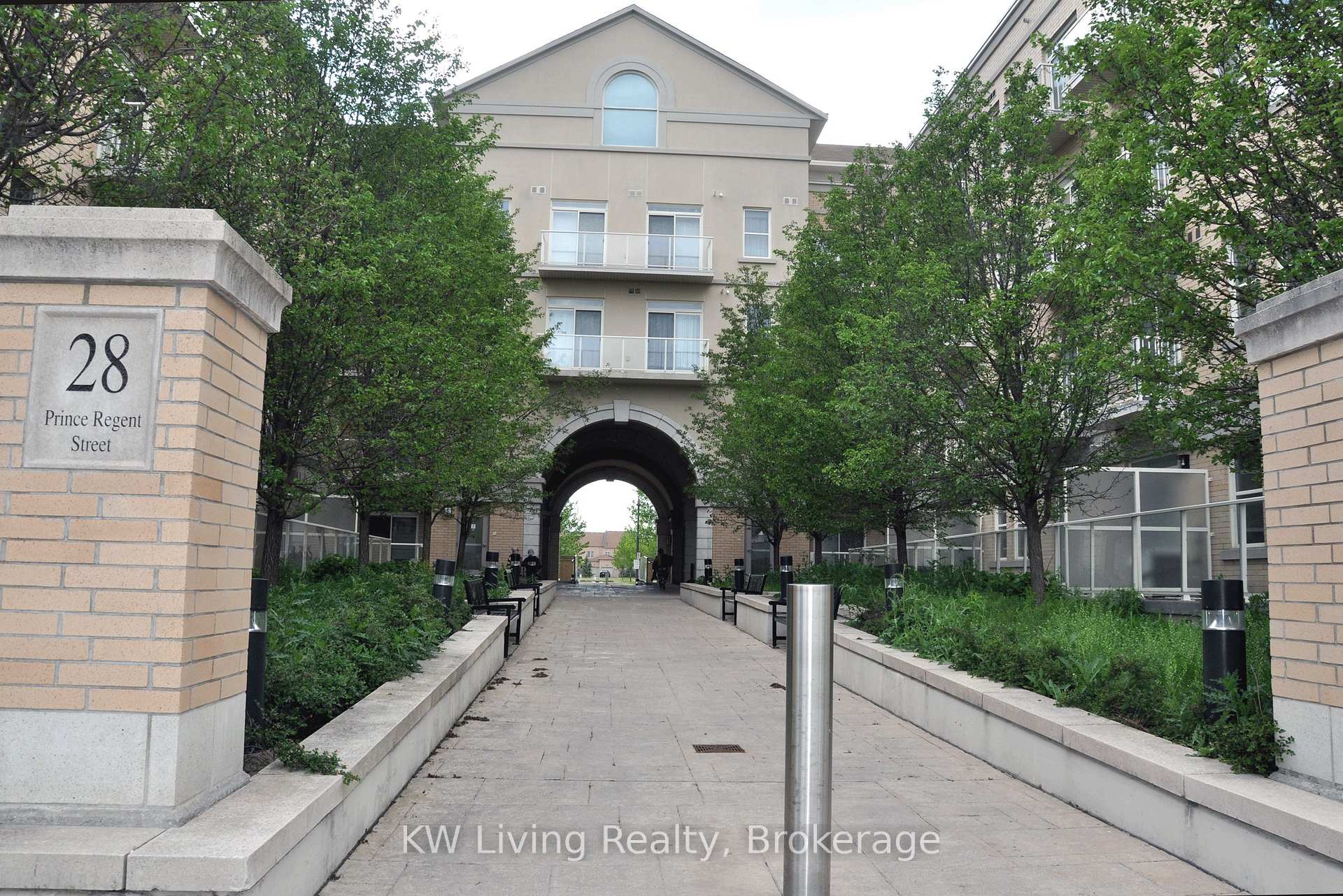 28 Prince Regent Street 305, Markham, ON L6C 0V5