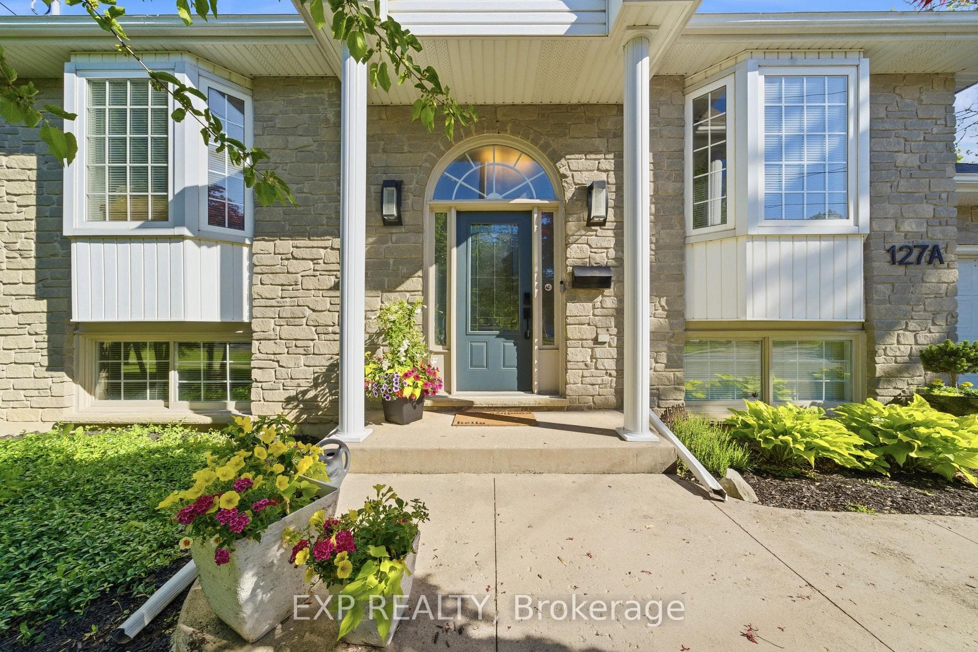127A Lakeshore Road, St. Catharines, ON L2N 2T8