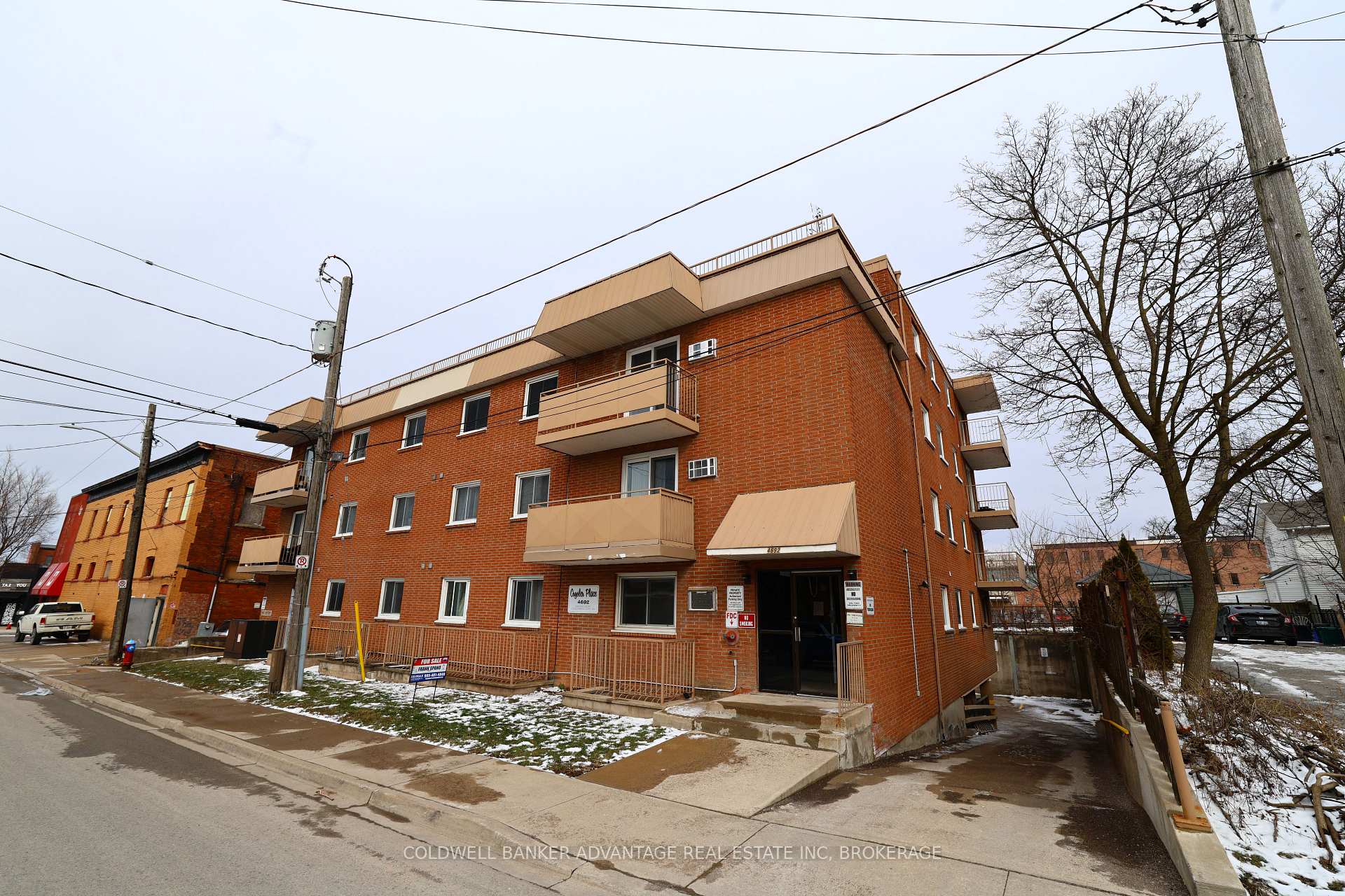 4692 CRYSLER Avenue 102, Niagara Falls, ON L2E 3V8