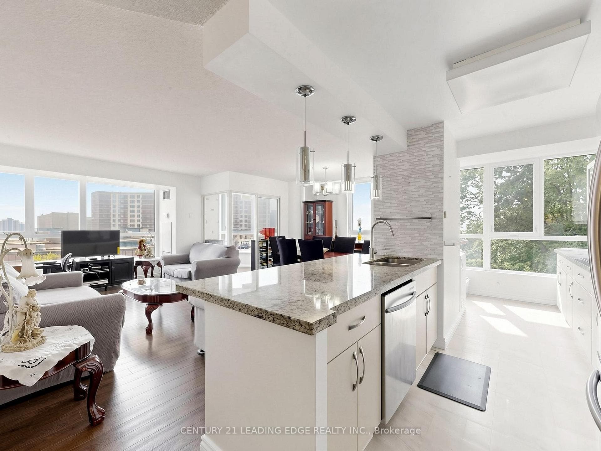 3231 Eglinton Avenue E 204, Toronto, ON M1J 3N5