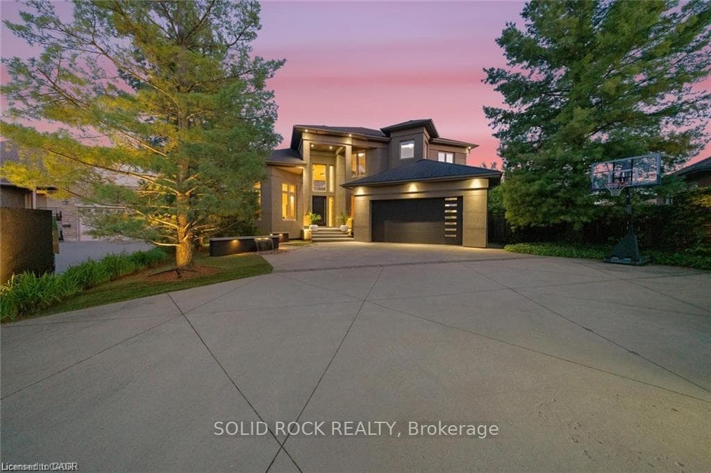 32 Kenny Court, Thorold, ON L2V 5G4