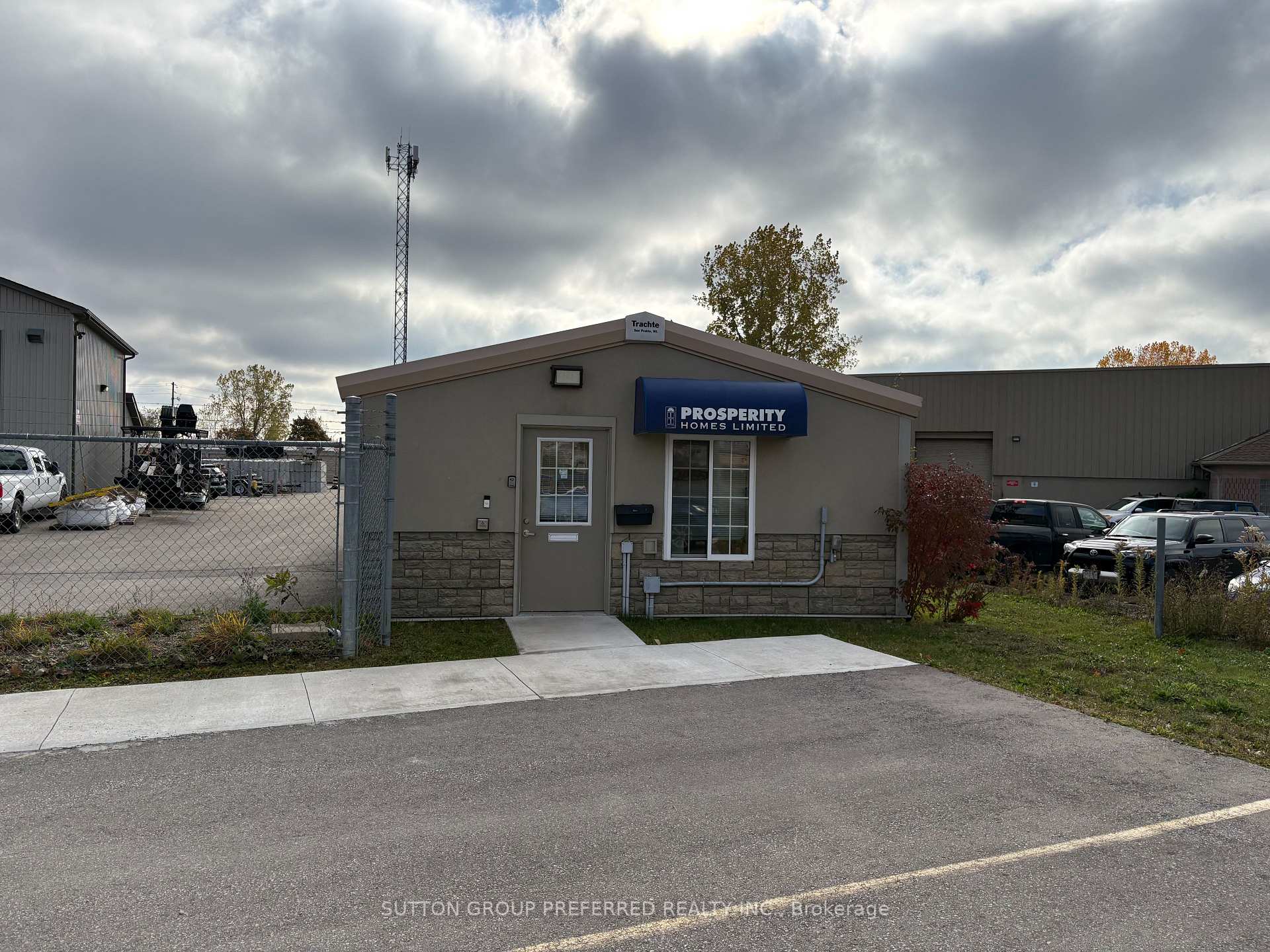 782 INDUSTRIAL (Unit B) Road, London East, ON N5V 3N2