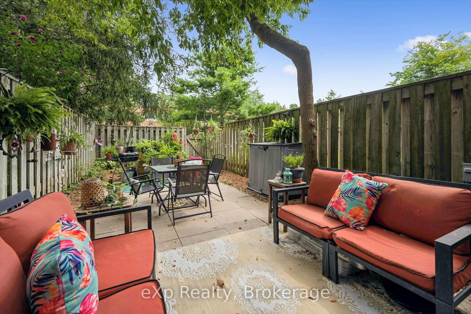 383 Edinburgh Road S 16, Guelph, ON N1G 2K7