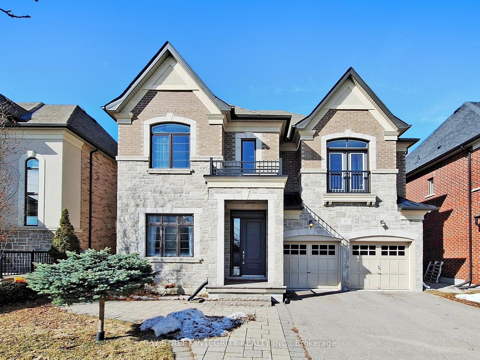 57 Strawbridge Farm Drive, Aurora, ON L4G 0L2
