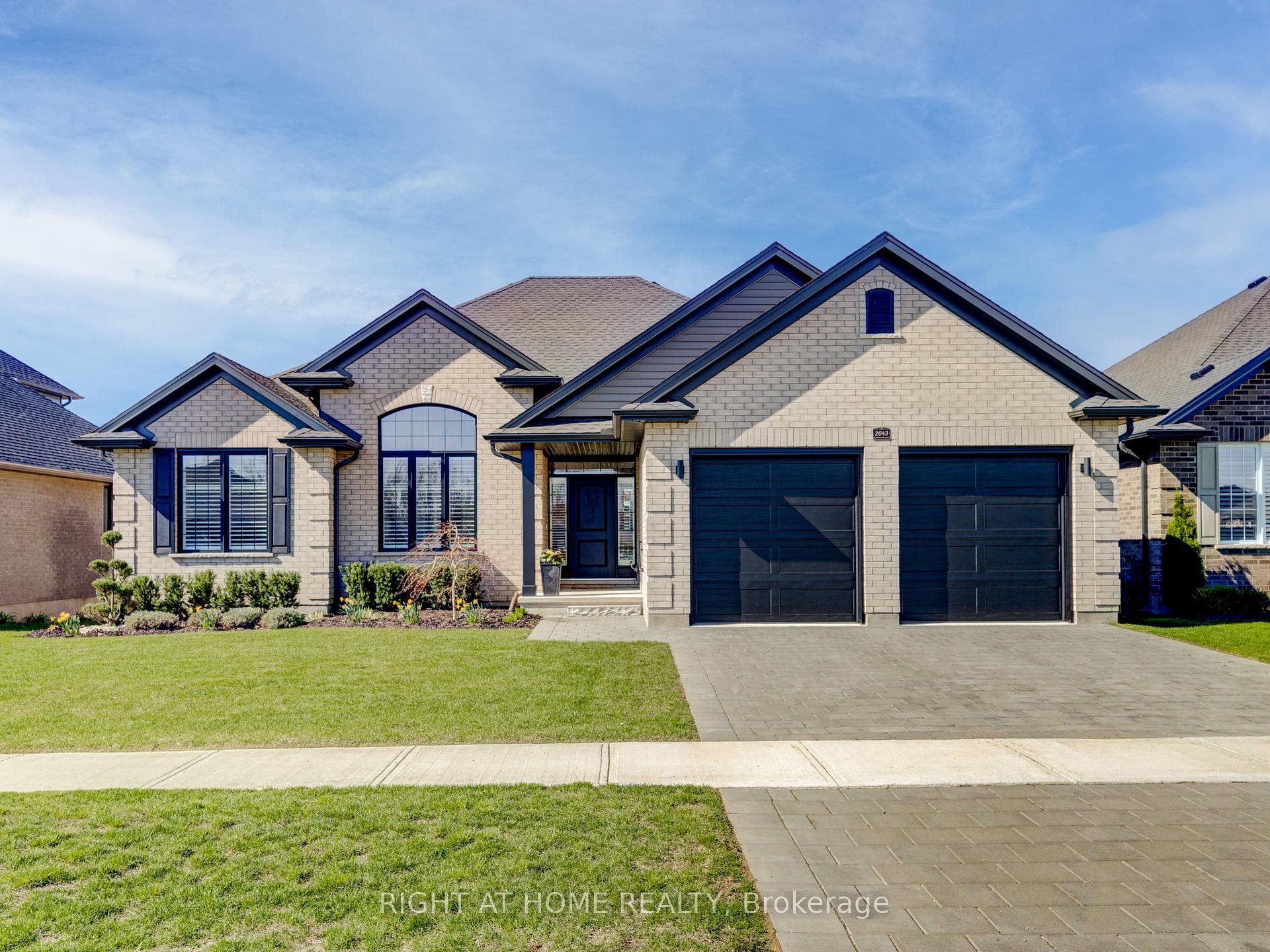 2043 LOCKWOOD Crescent, Strathroy-Caradoc, ON N0L 1W0