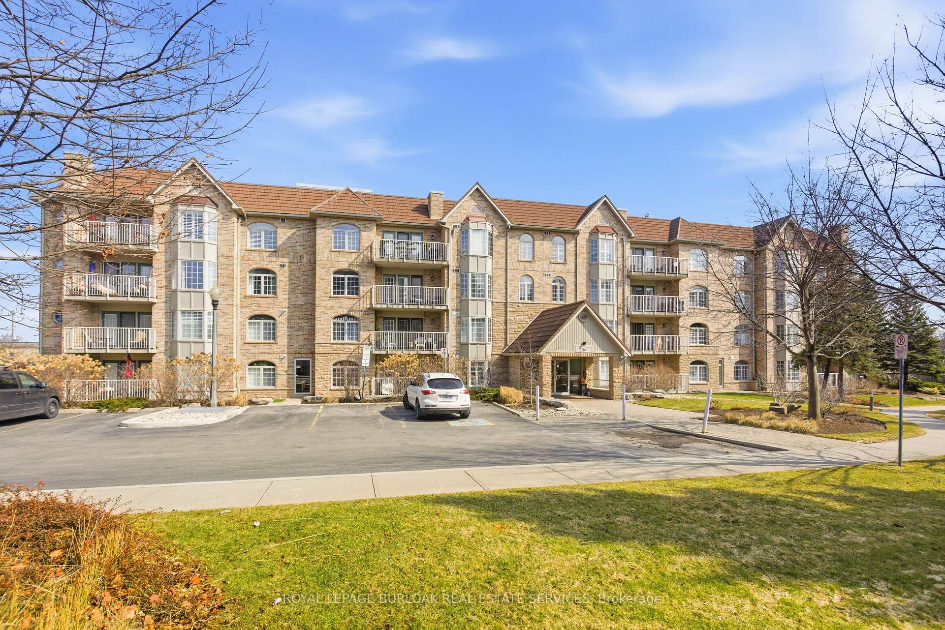 216 Plains Road W F304, Burlington, ON L7T 4M1