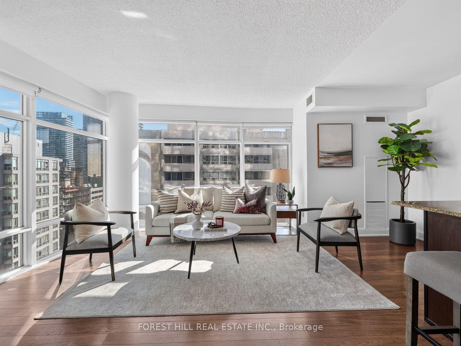 2191 Yonge Street 1611, Toronto, ON M4S 3H8