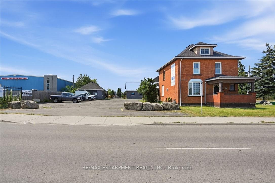 1360 Rymal Road E, Hamilton, ON L8W 3N1