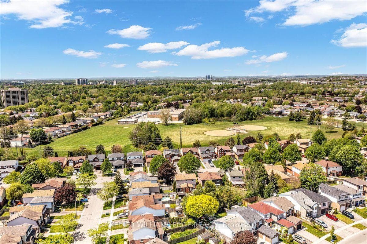 732 Bennett Crescent, Oshawa, ON L1K 1T6