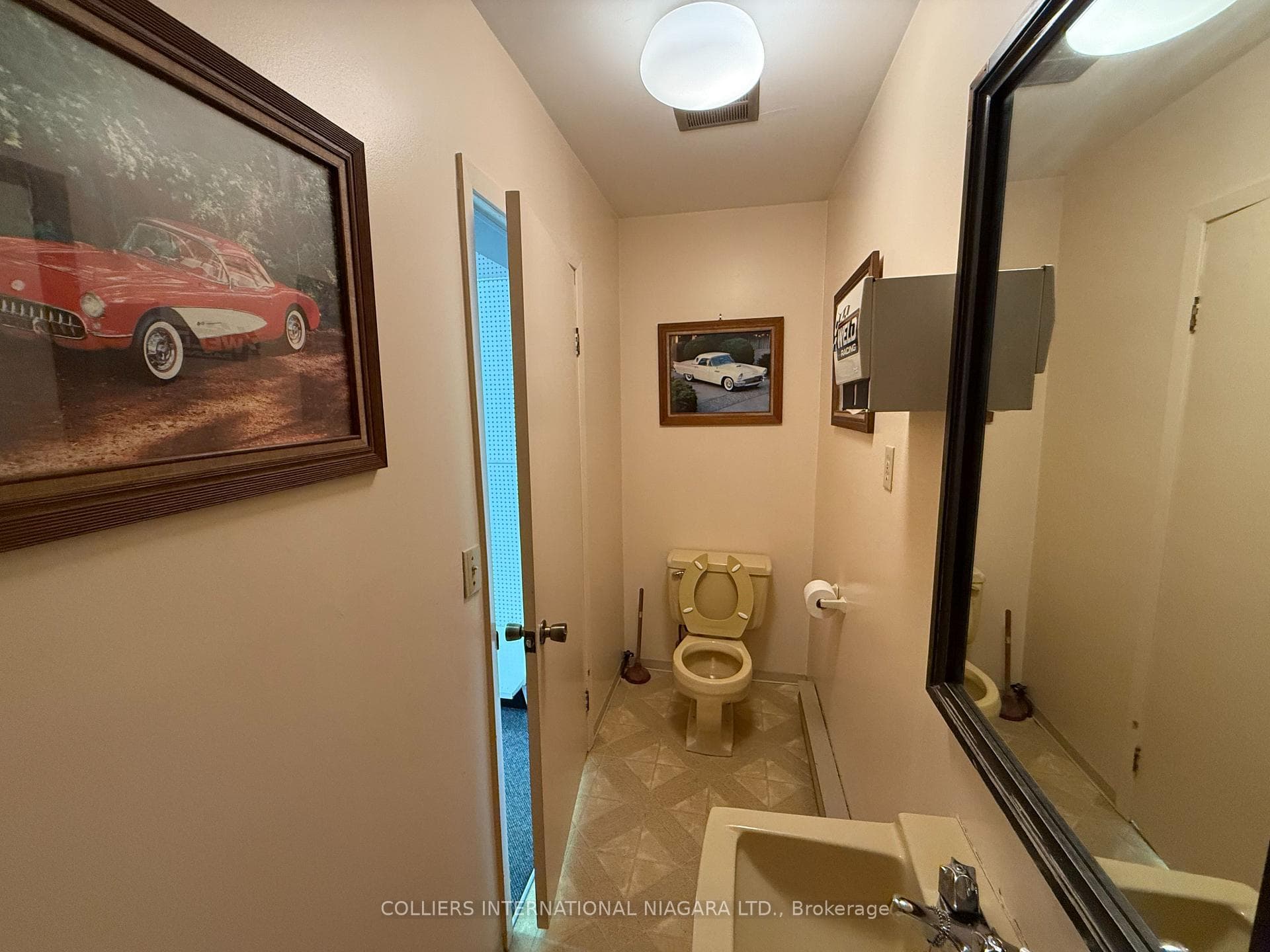 123 Queenston Road, Hamilton, ON L8K 1G3