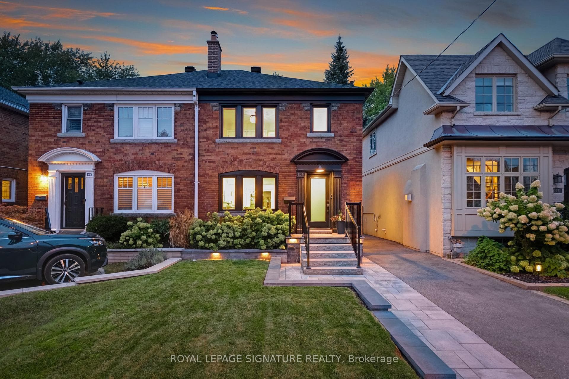 124 Donlea Drive, Toronto, ON M4G 2M5