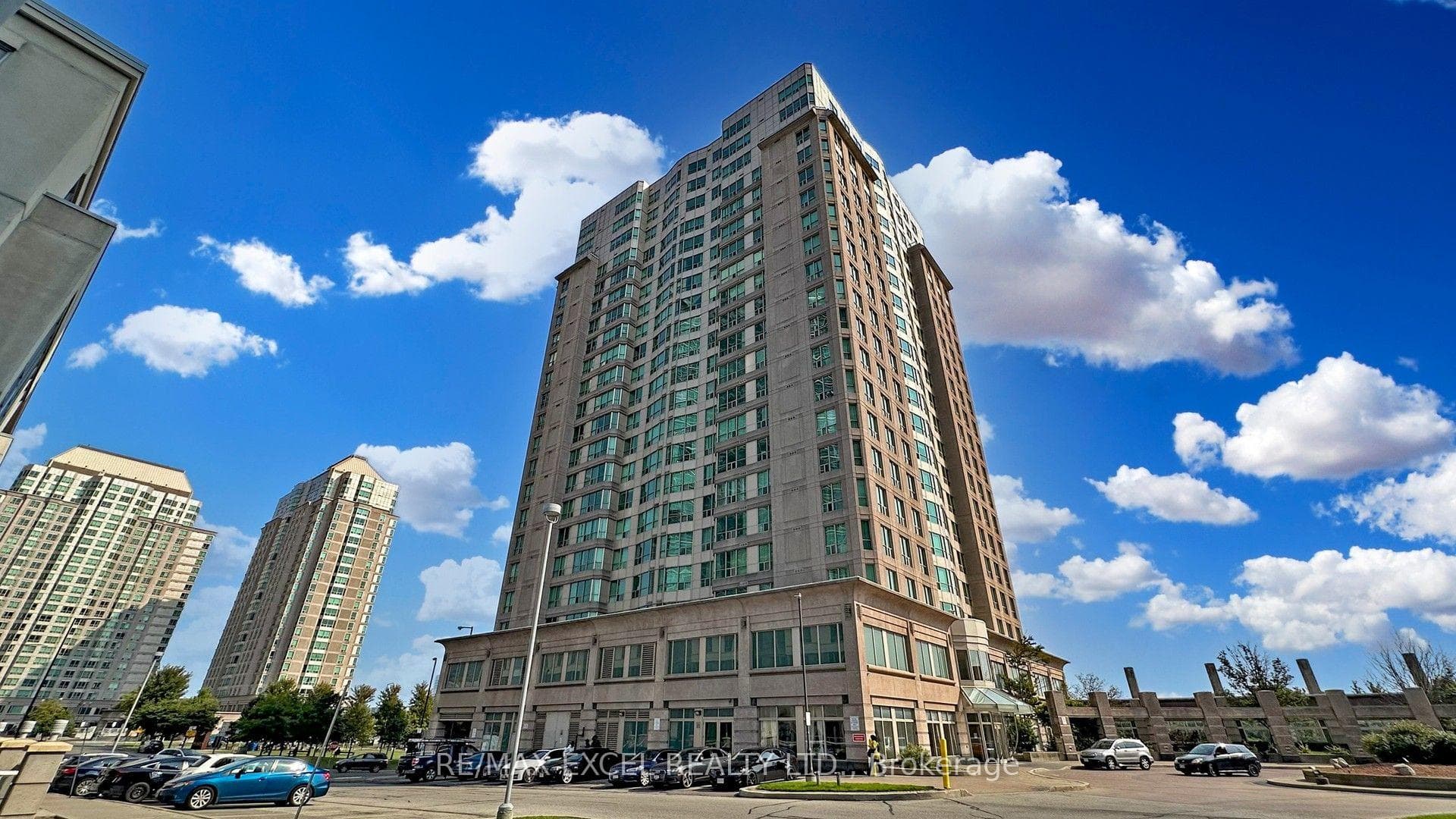 8 Lee Centre Drive 1706, Toronto, ON M1H 3H8
