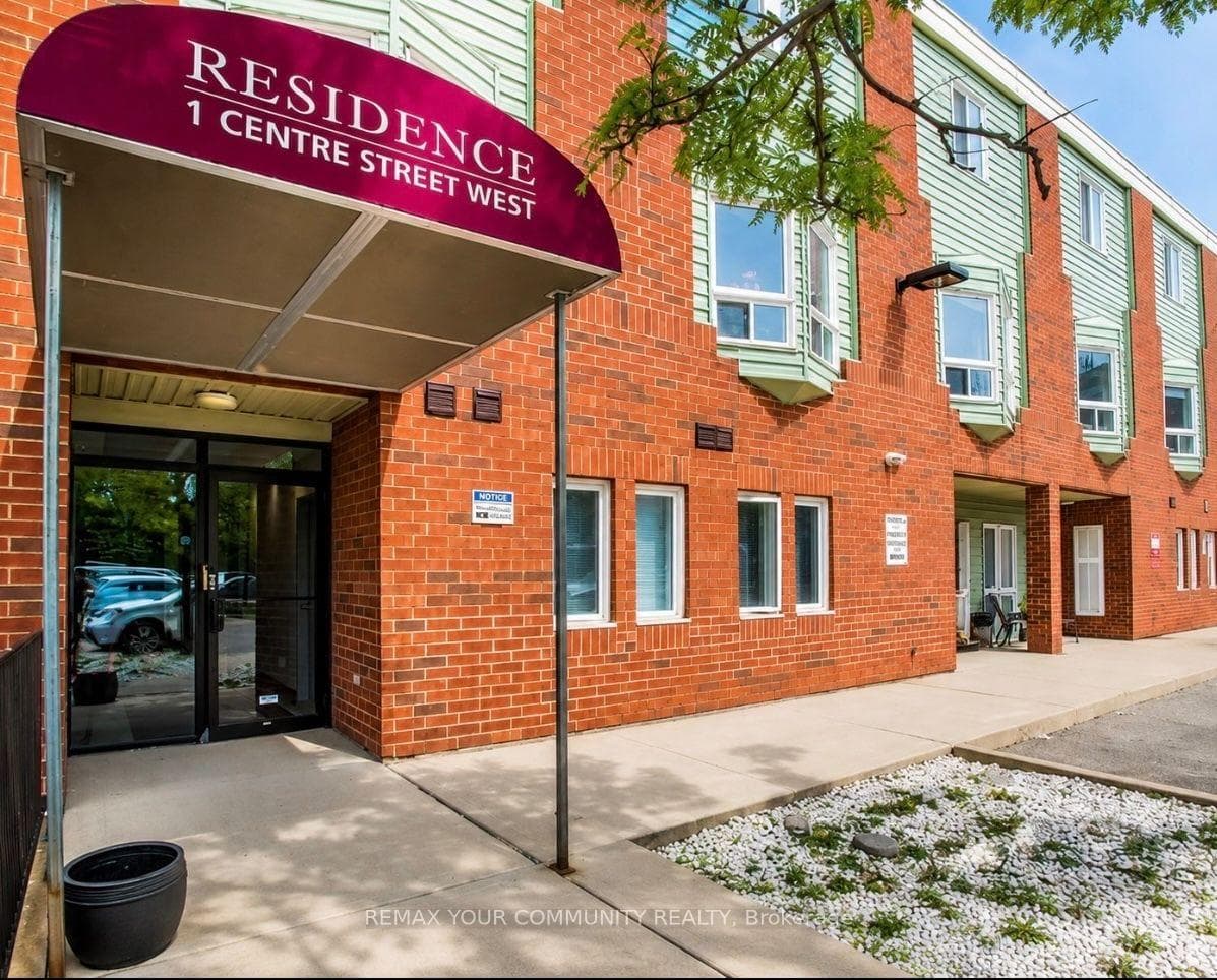 1 Center Street W 102, Richmond Hill, ON L4C 3P3