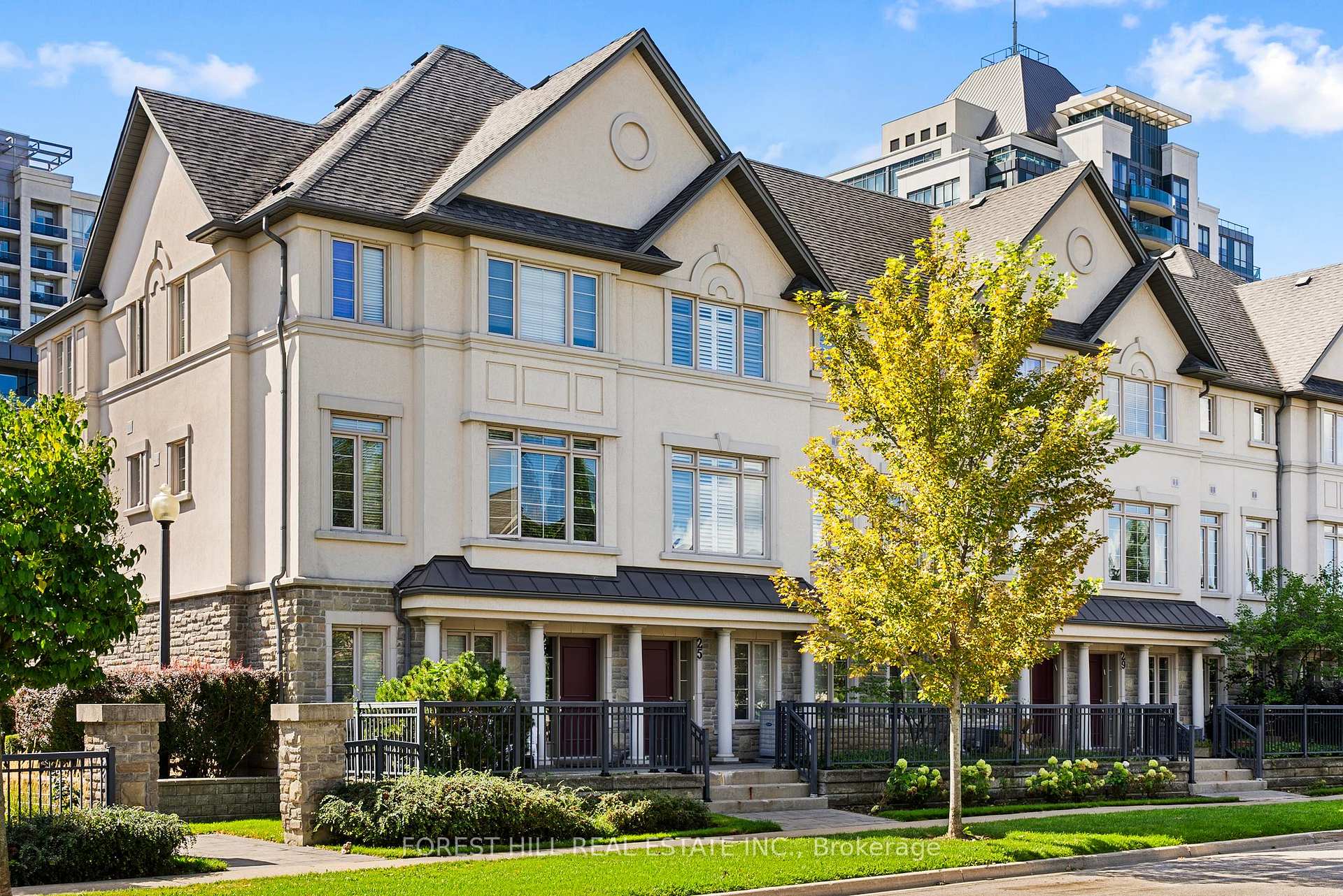 25 Beverley Glen Boulevard, Vaughan, ON L3T 2V6
