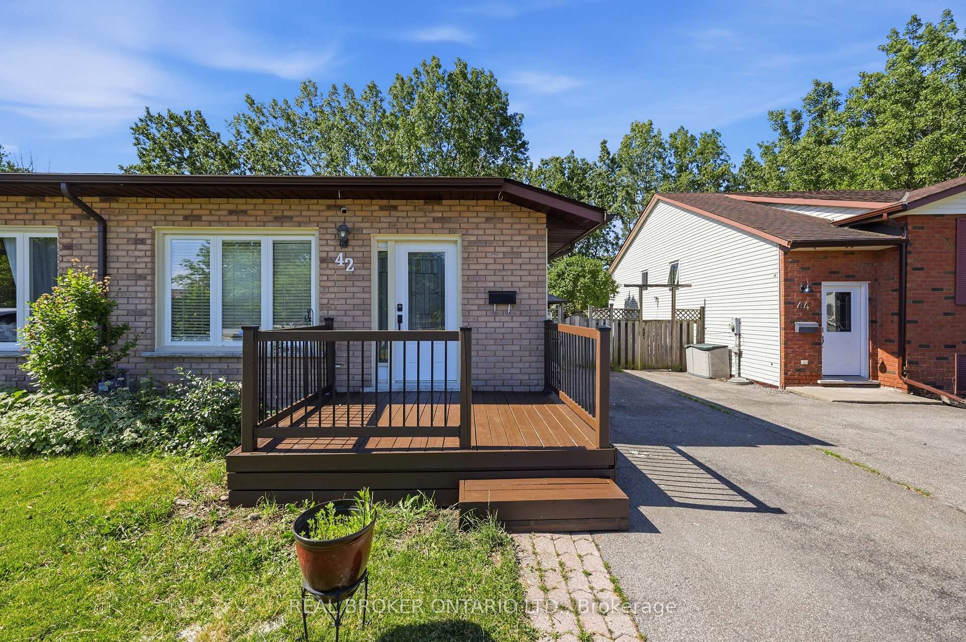 42 Terrace Avenue, Welland, ON L3C 2C4