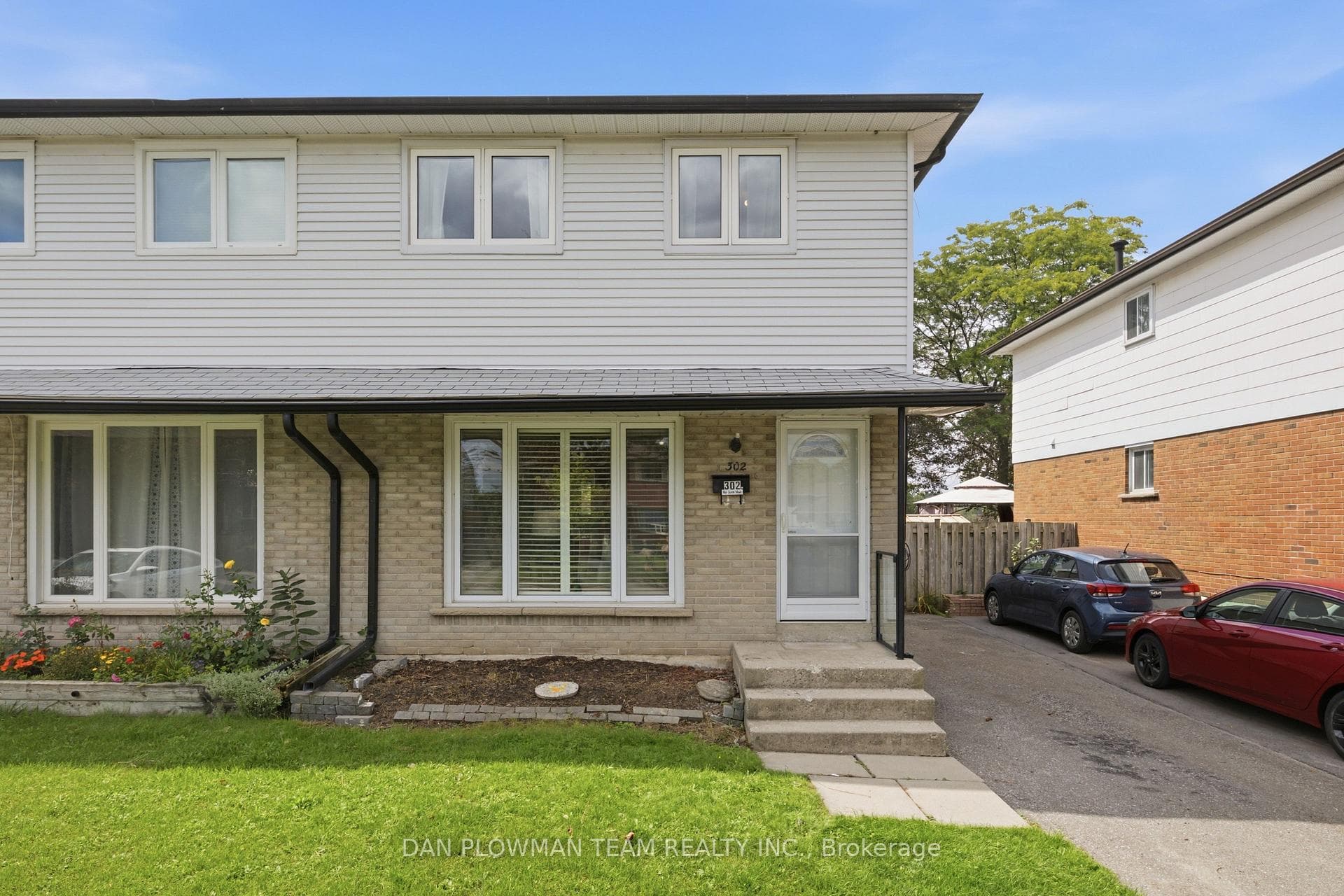 302 Vancouver Crescent, Oshawa, ON L1J 5X9
