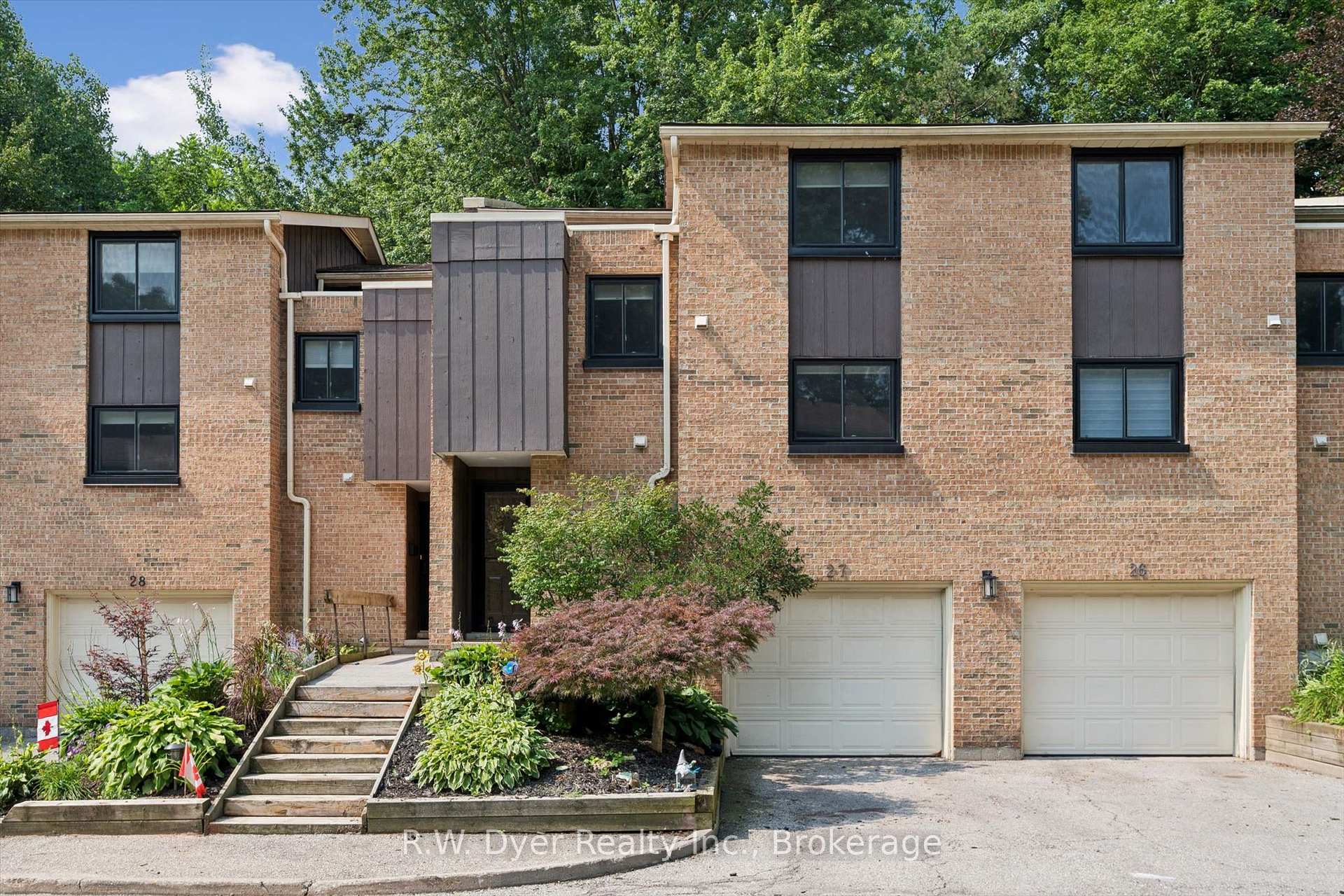 220 Salisbury Avenue 27, Cambridge, ON N1S 1K5