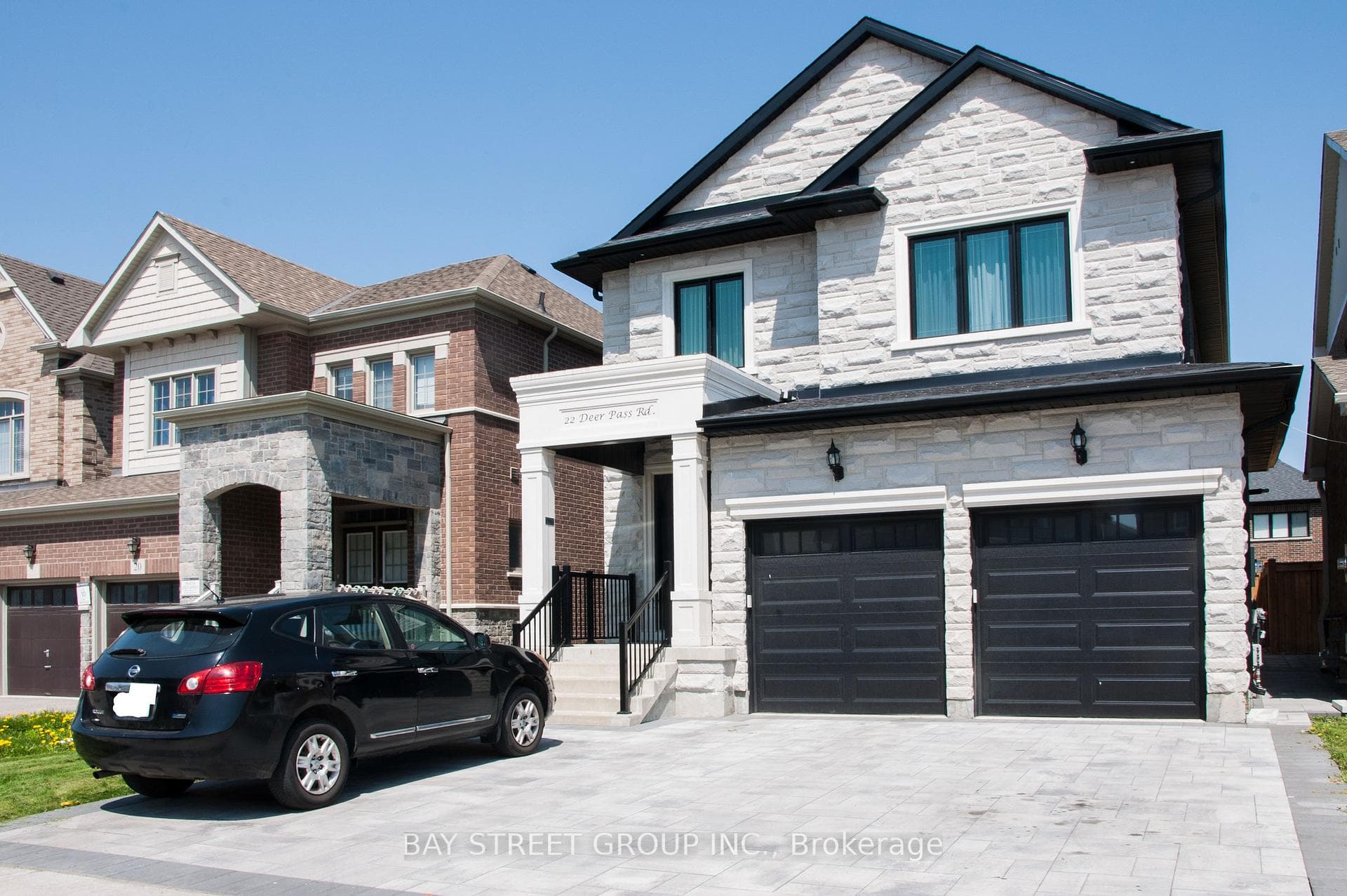 22 Deer Pass Road UNIT 2, East Gwillimbury, ON L9N 0L6