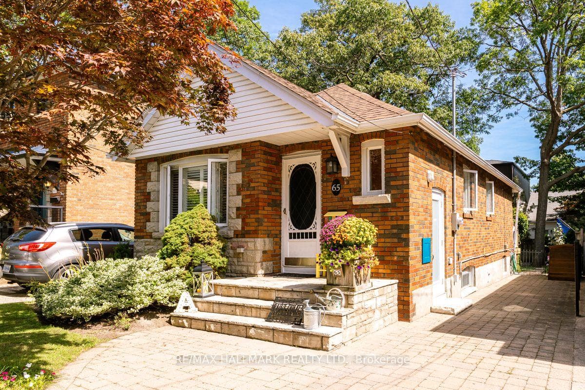 65 Haig Avenue, Toronto, ON M1N 2W2
