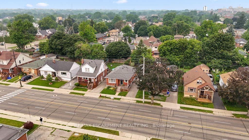 340 Upper Gage Avenue, Hamilton, ON L8V 4H7