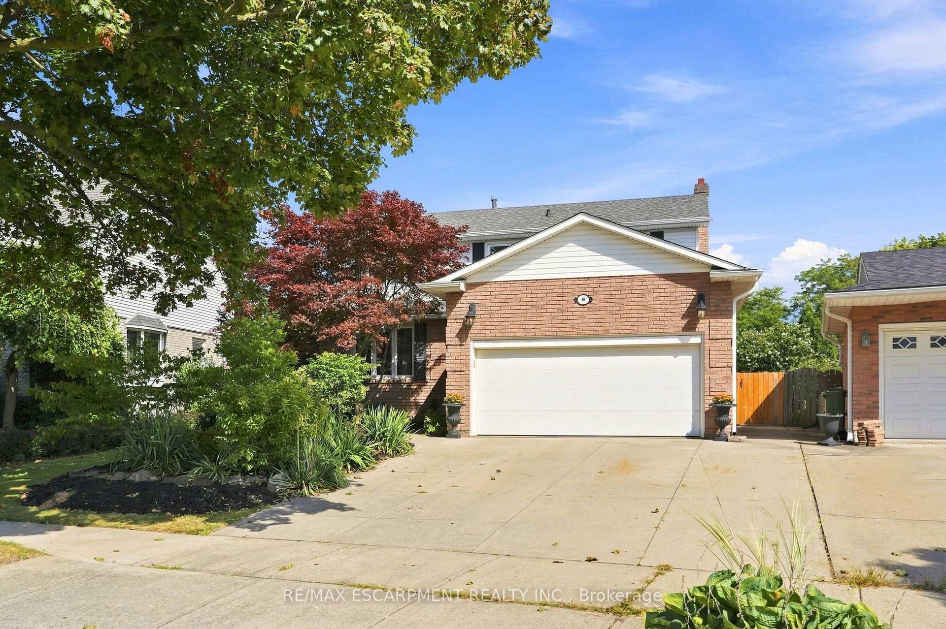10 Acacia Street, Hamilton, ON L8J 1V6
