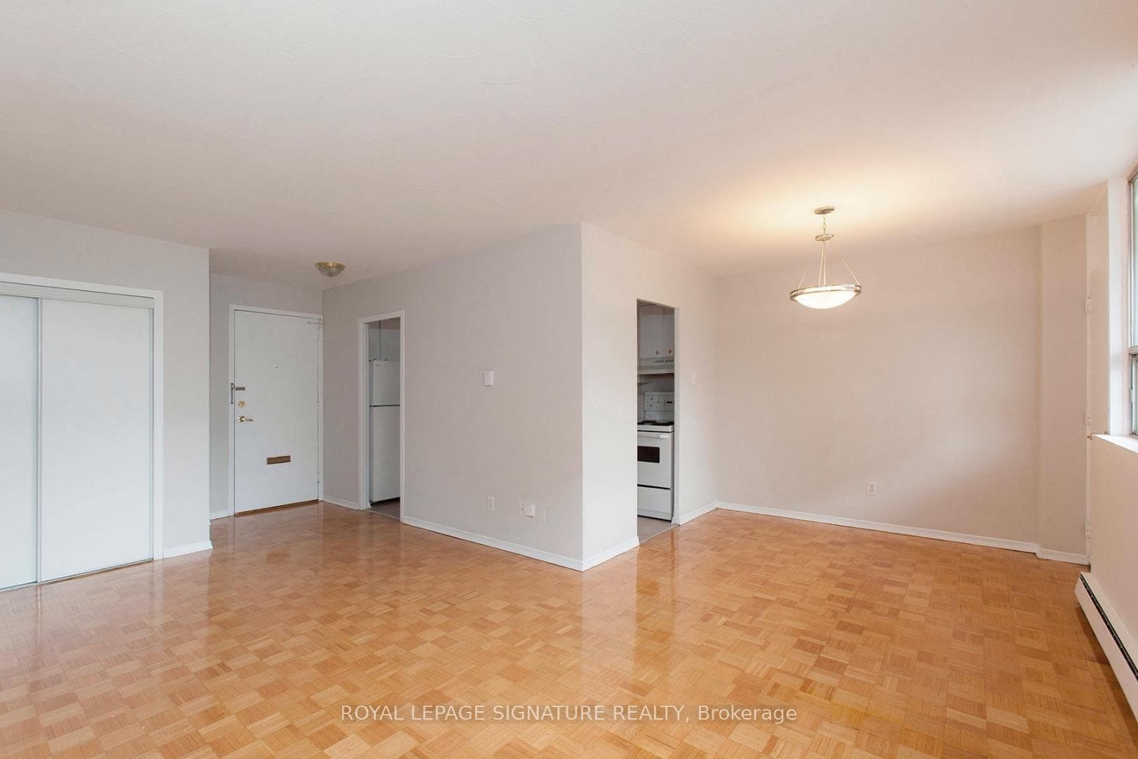 525 Eglinton Avenue E 601, Toronto, ON M4P 1N5