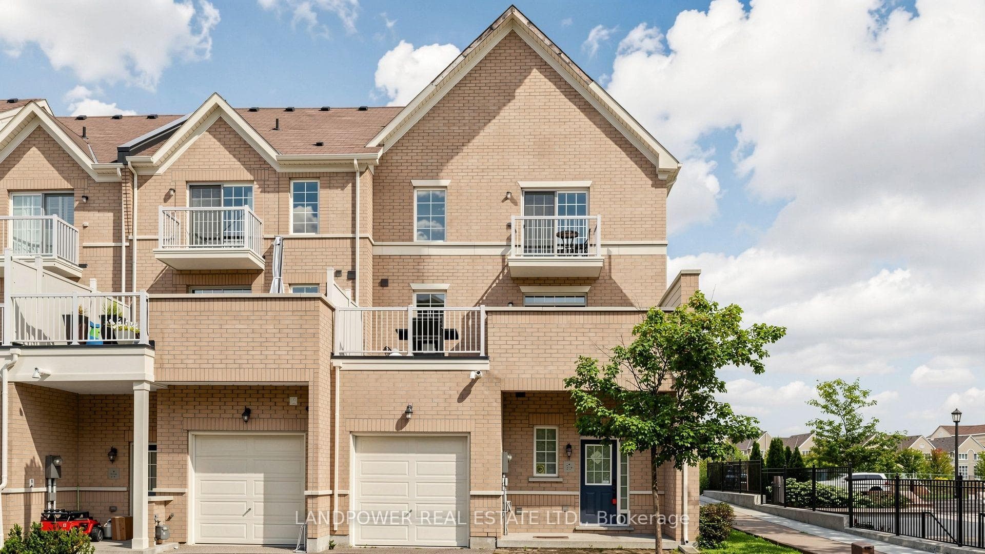 79 Cathedral High Street, Markham, ON L6C 0P1