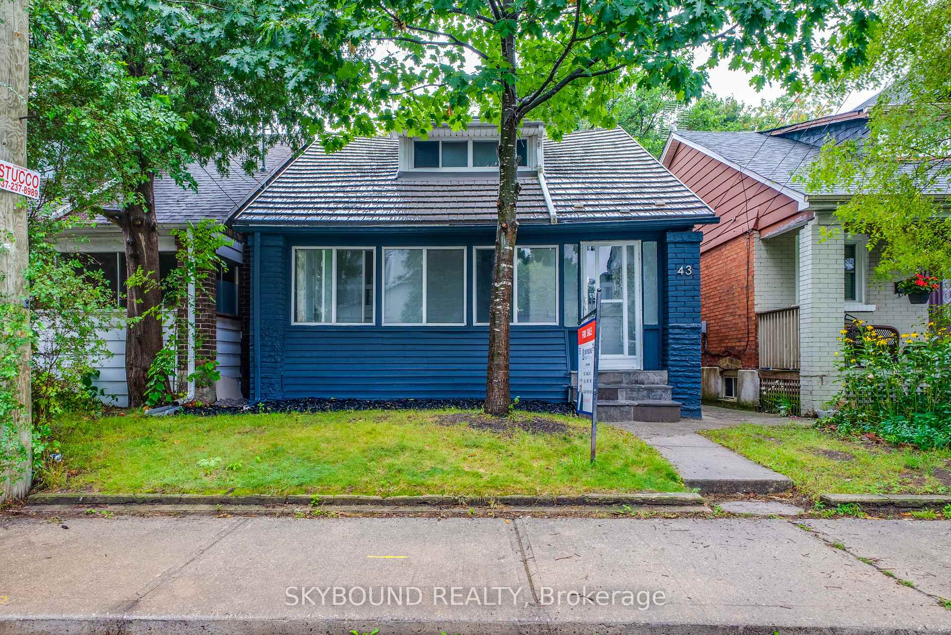 43 Craydon Avenue, Toronto, ON M6M 2C8