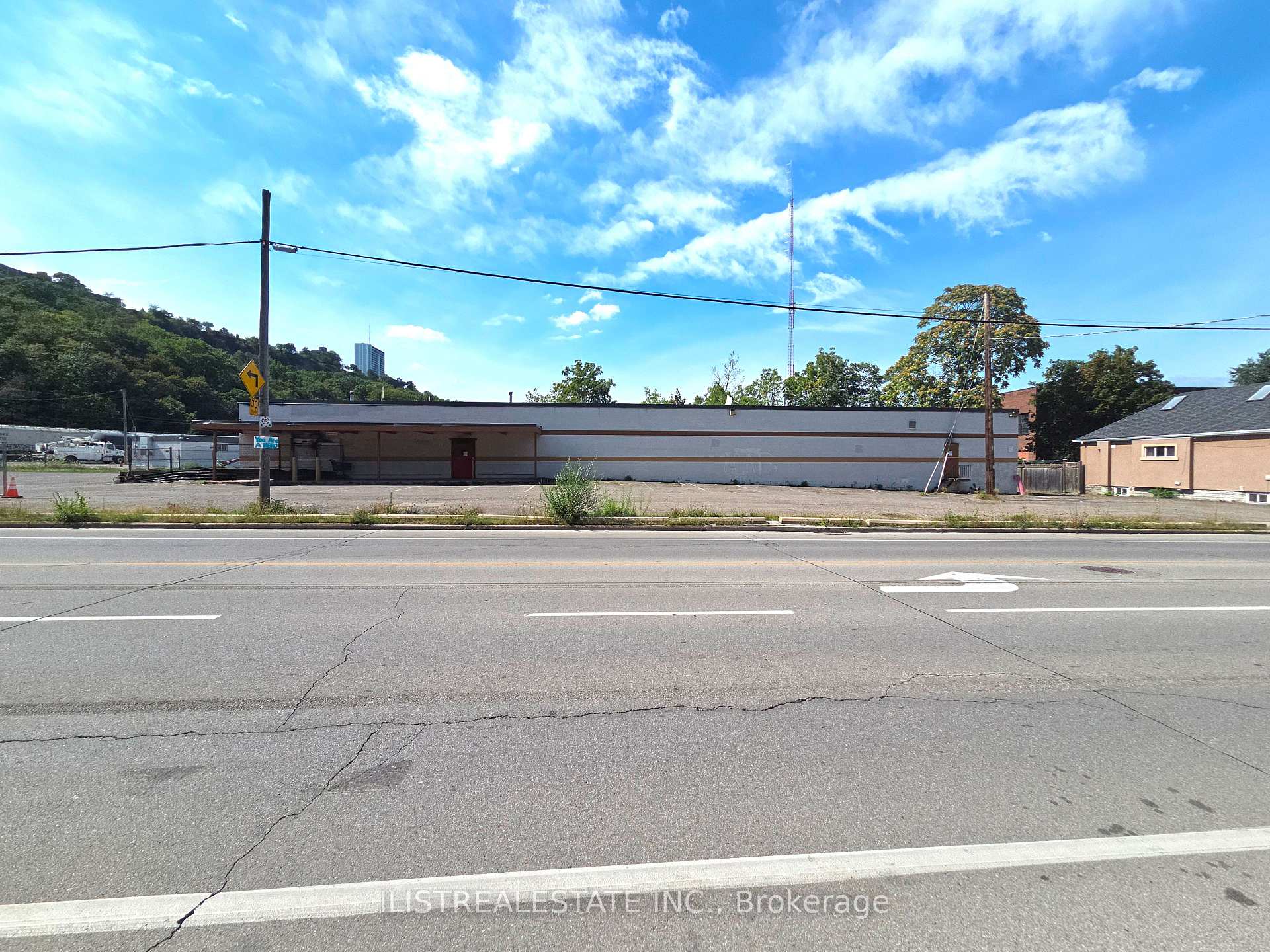 256 Gage Avenue S, Hamilton, ON L8M 3E3