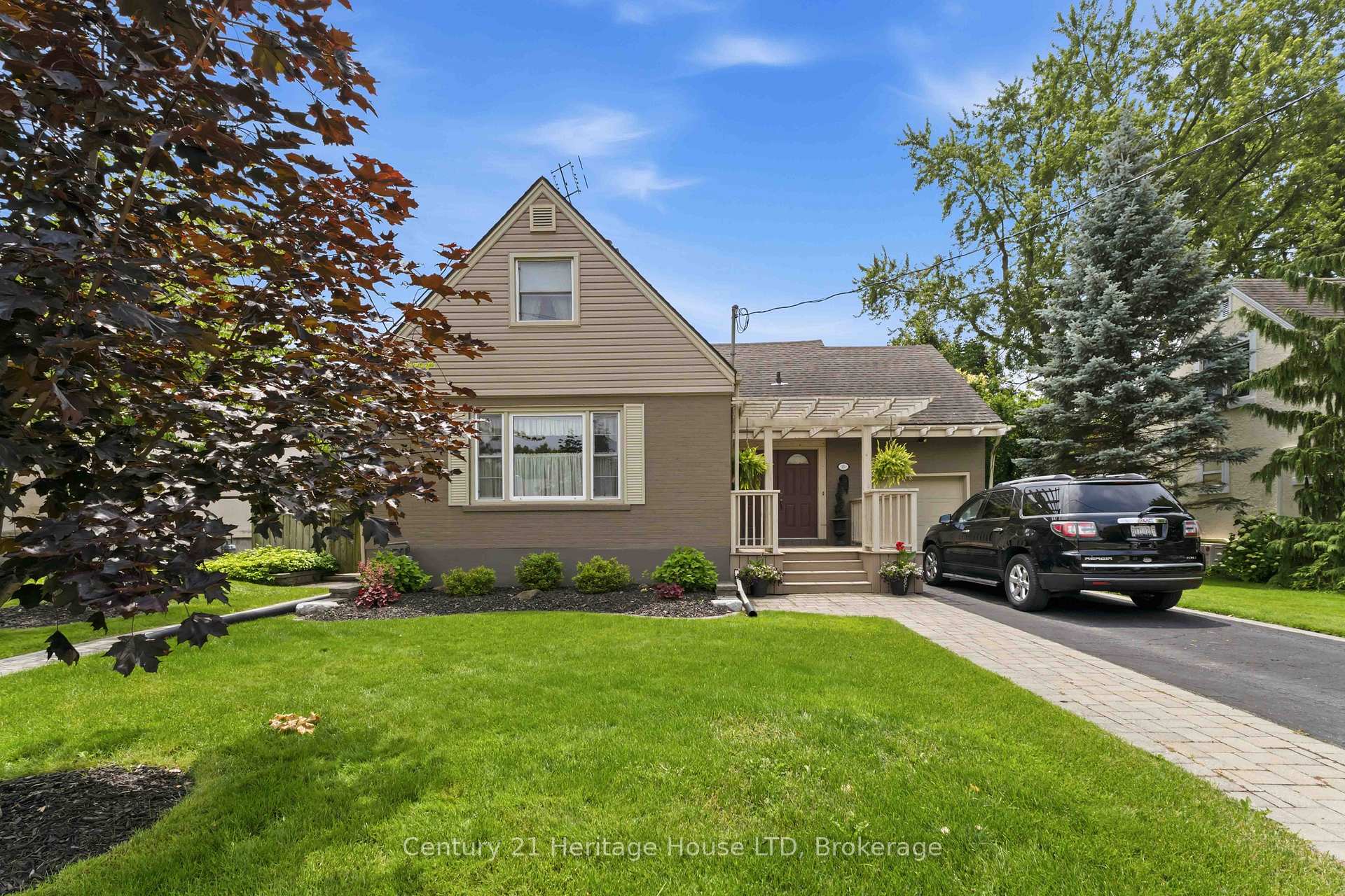 25 GLENVIEW Avenue, Welland, ON L3C 4K2